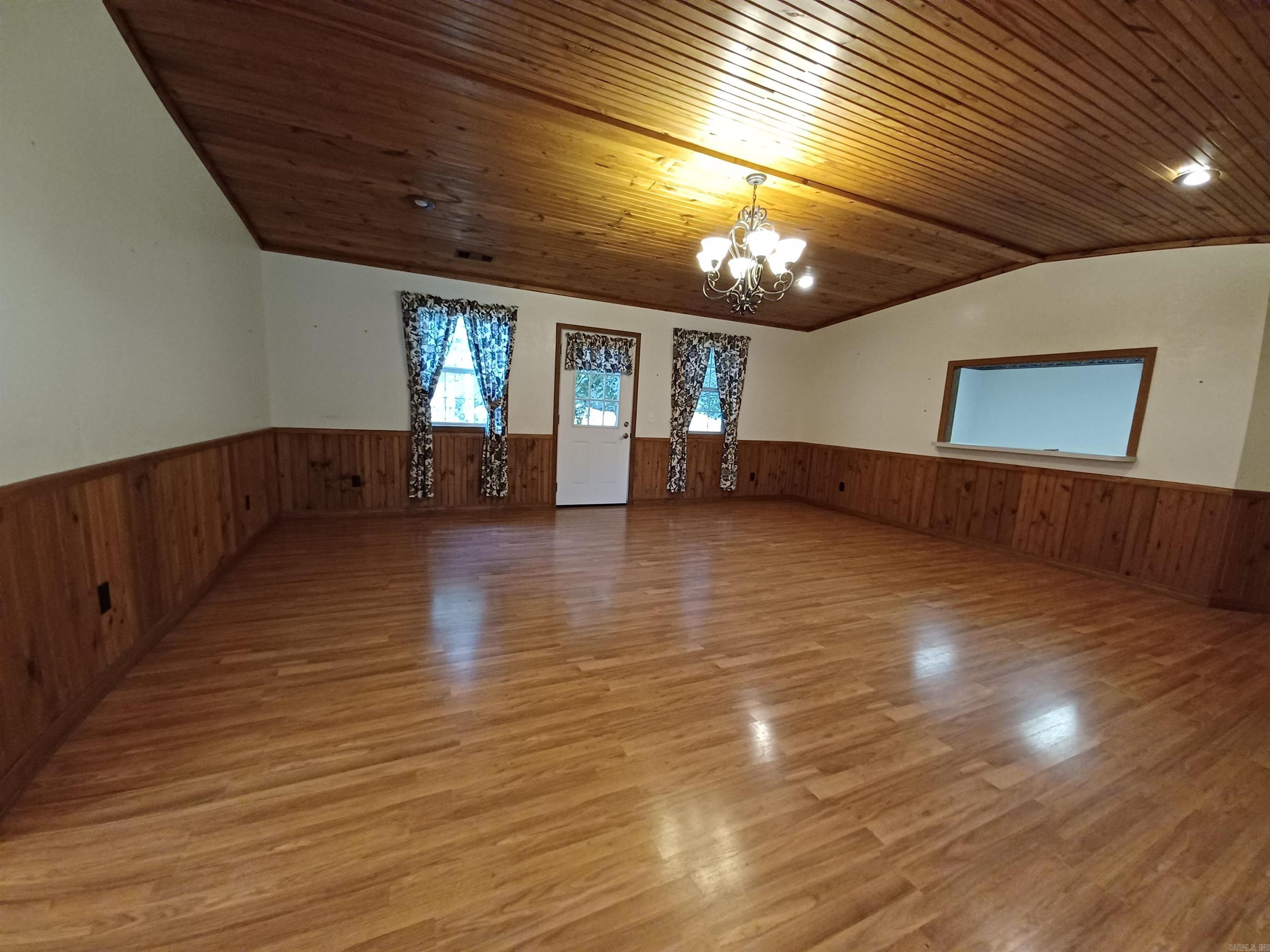 Business Center - Commercial Sale