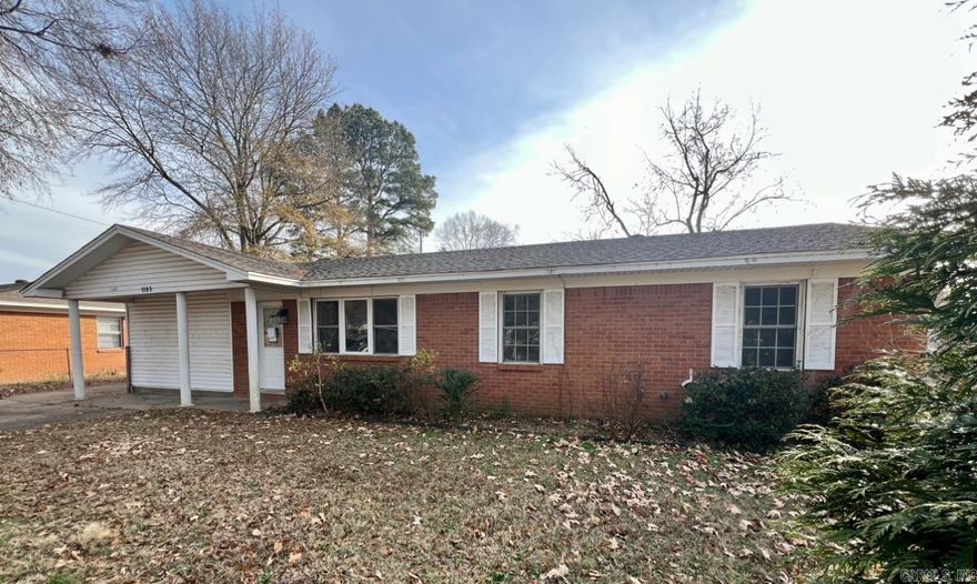 Welcome to Market 1105 Dealyn St in Lake City Arkansas.  Located near Jonesboro in the Riverside School district, this brick and vinyl home offers four bedrooms and one bath, a spacious yard, and shop for storage.  Call today to schedule your tour.