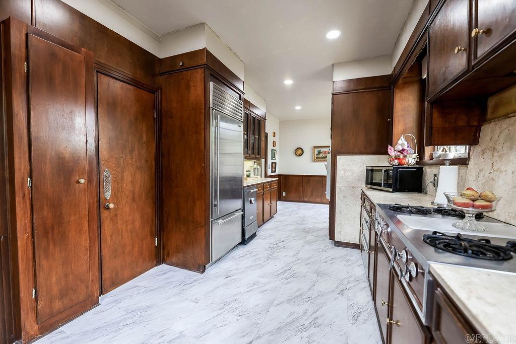 2ND WEST MAIN HEIGHTS - Residential