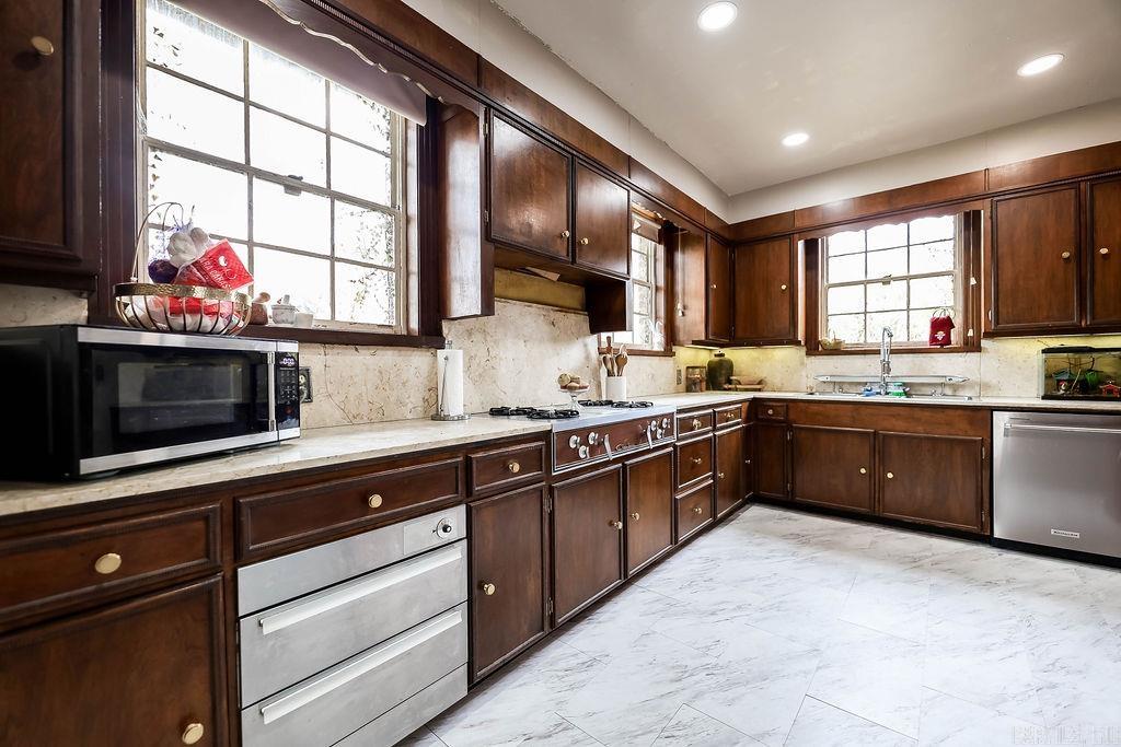 2ND WEST MAIN HEIGHTS - Residential