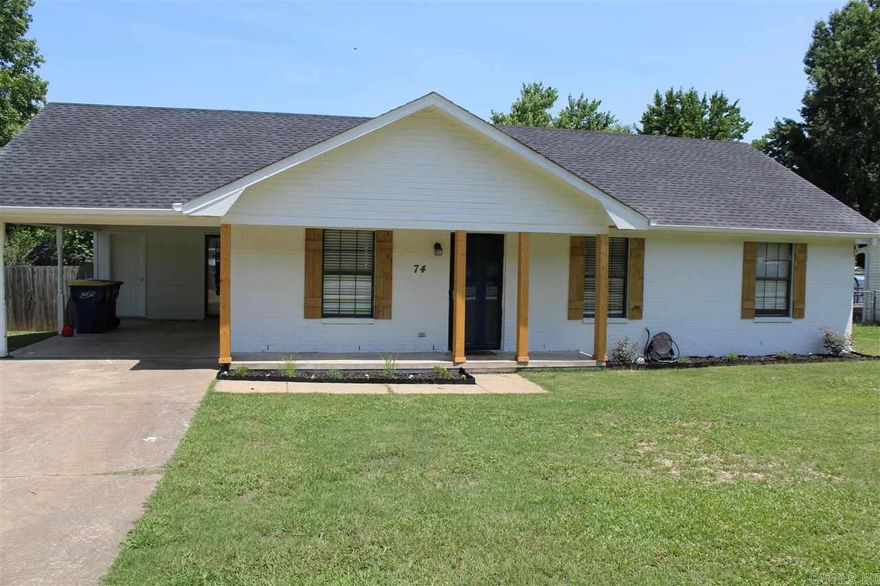 3 bedroom 2 bath home, fully updated. All kitchen appliances and washer/dryer included. Lease terms $1250 deposit, $40 application fee. Apply online at c21prjxrentals.com