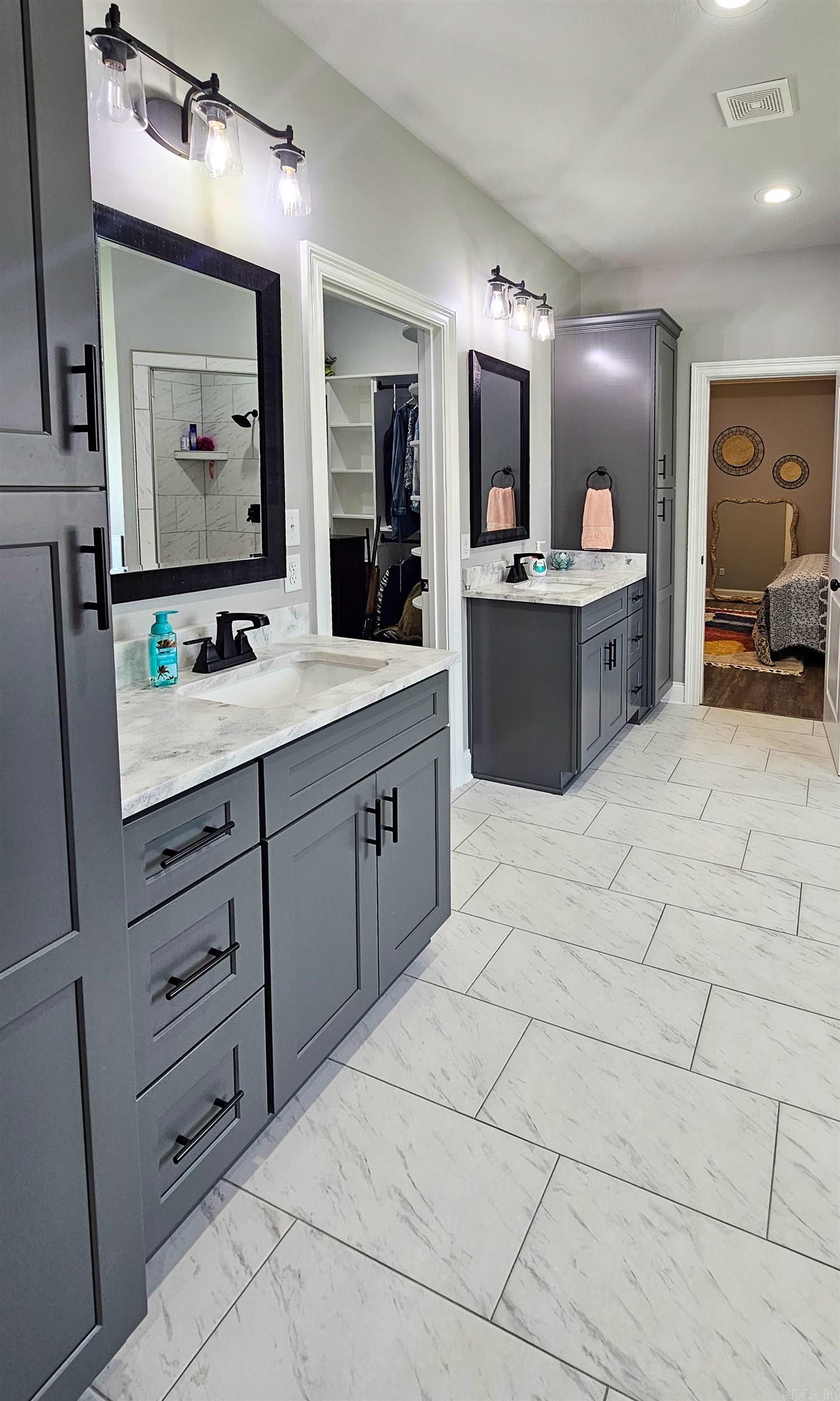 GATLIN CROSSING AT WHISPERING HI - Residential