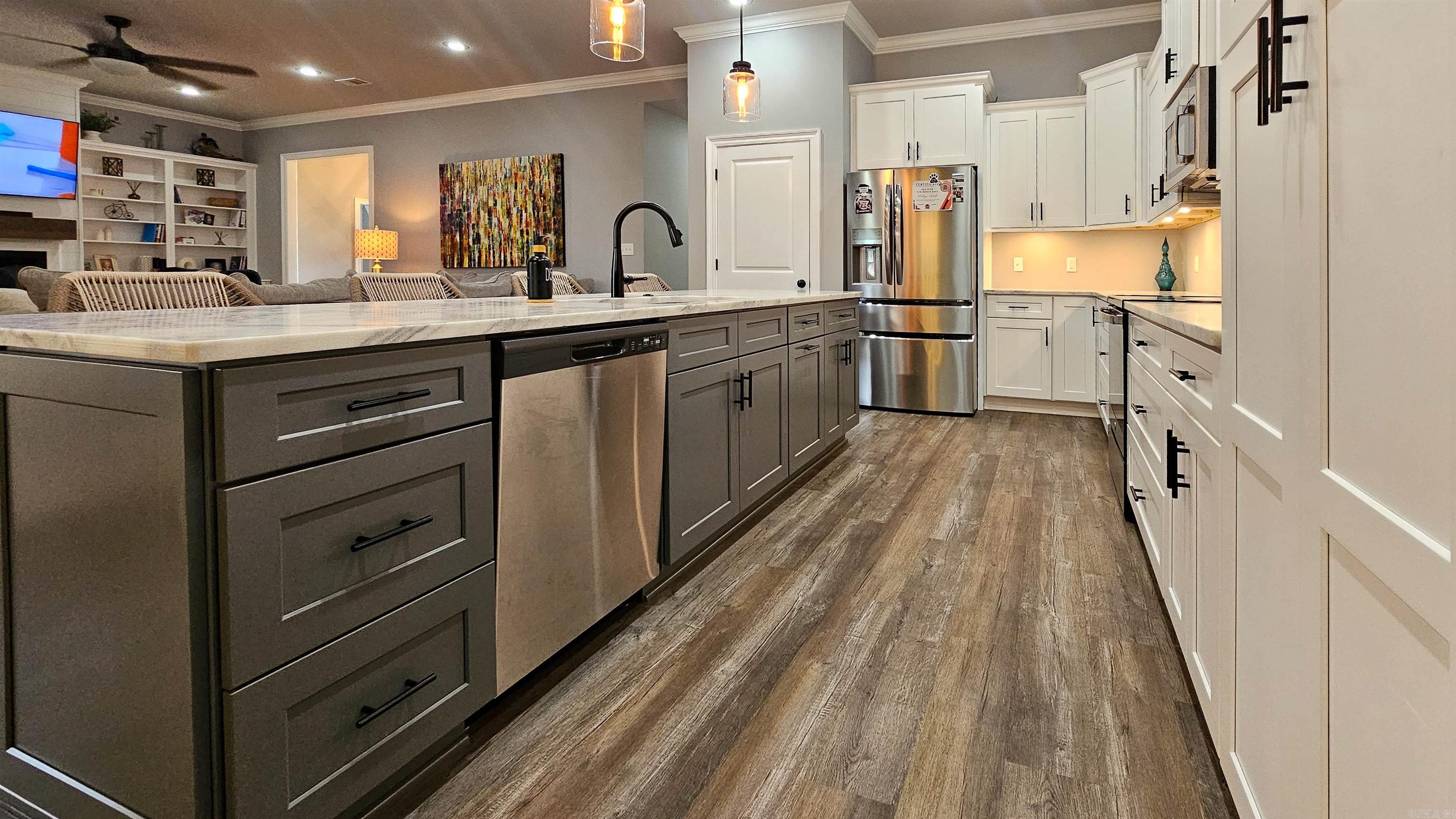 GATLIN CROSSING AT WHISPERING HI - Residential