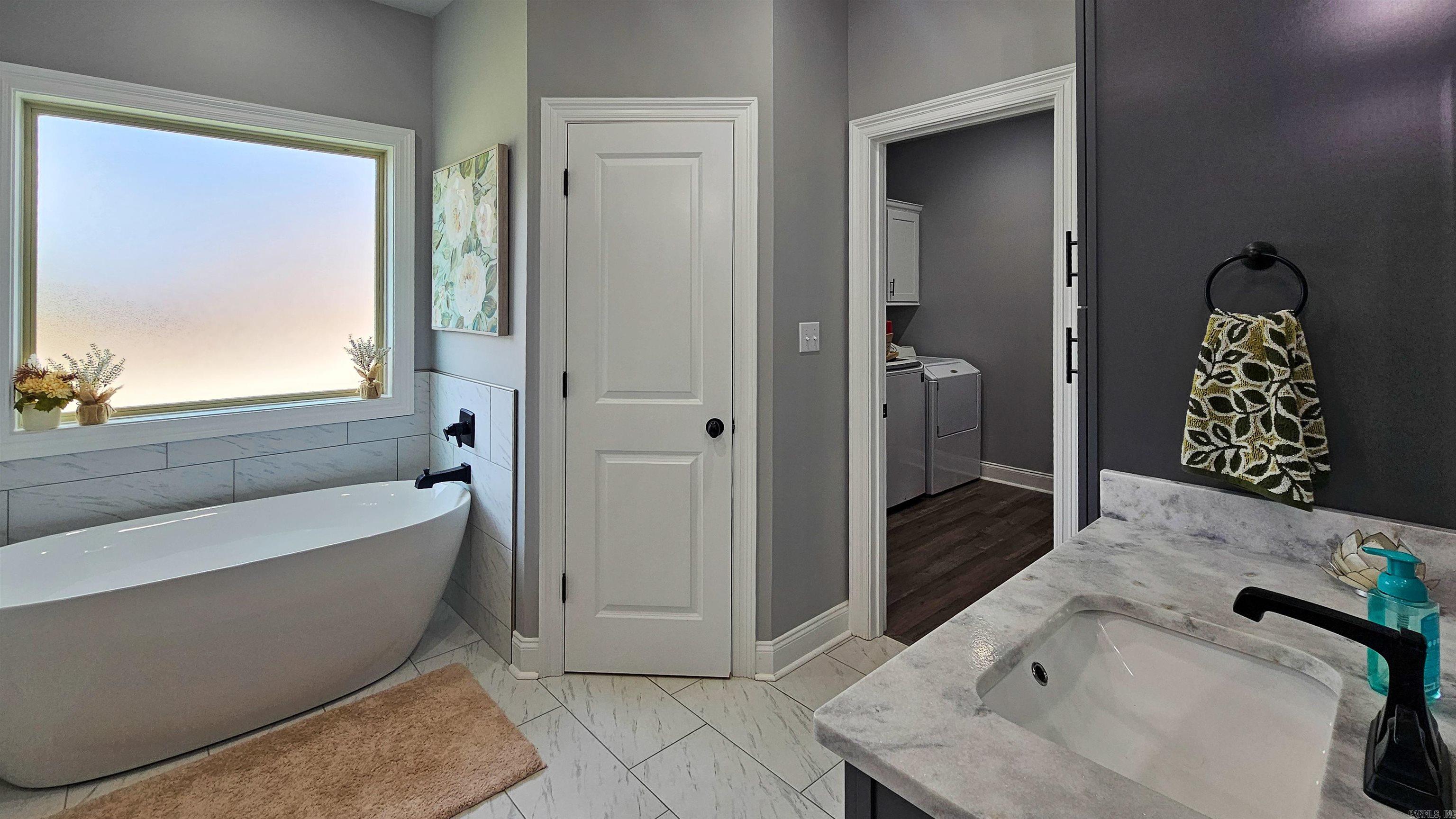 GATLIN CROSSING AT WHISPERING HI - Residential