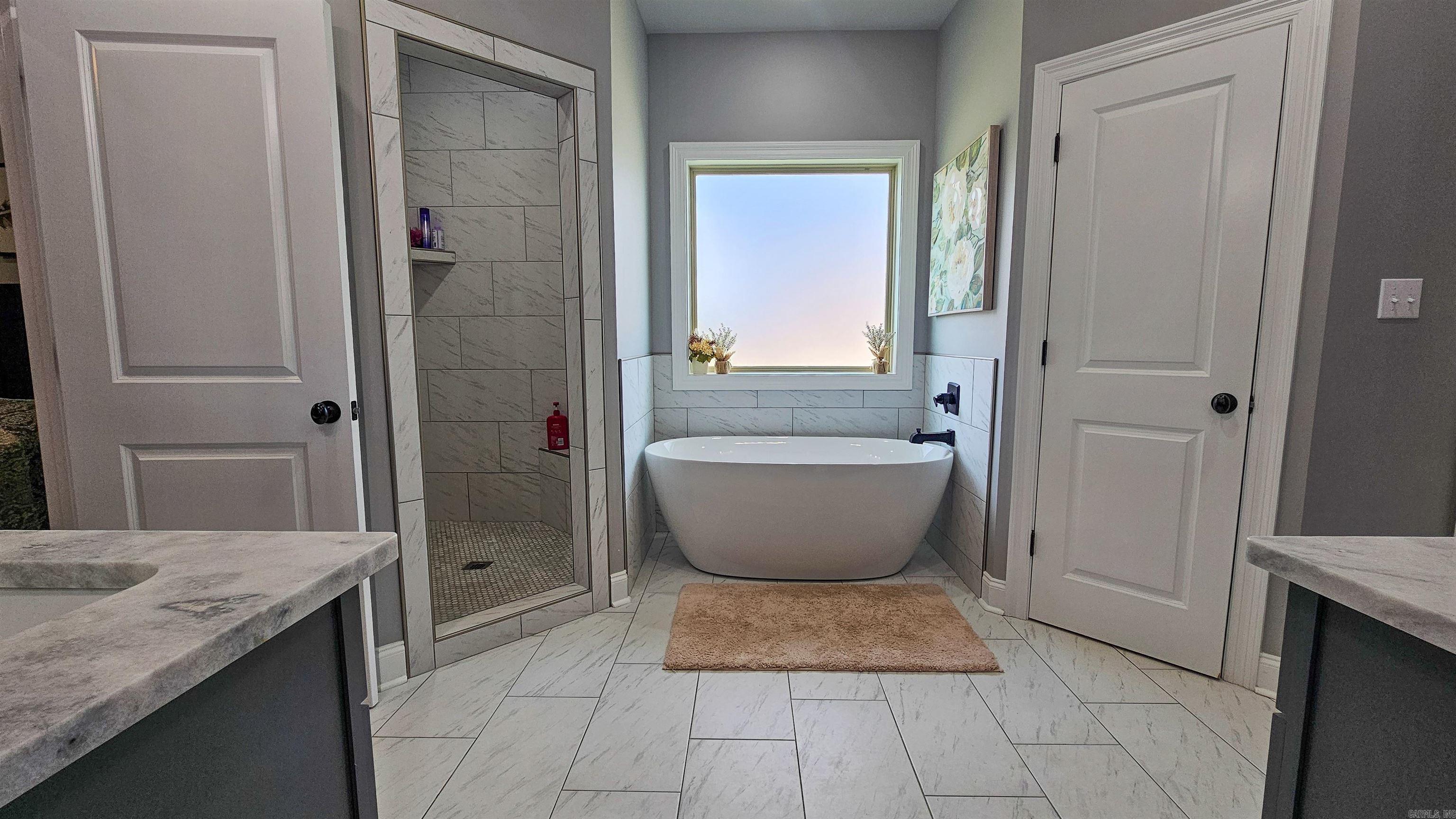 GATLIN CROSSING AT WHISPERING HI - Residential