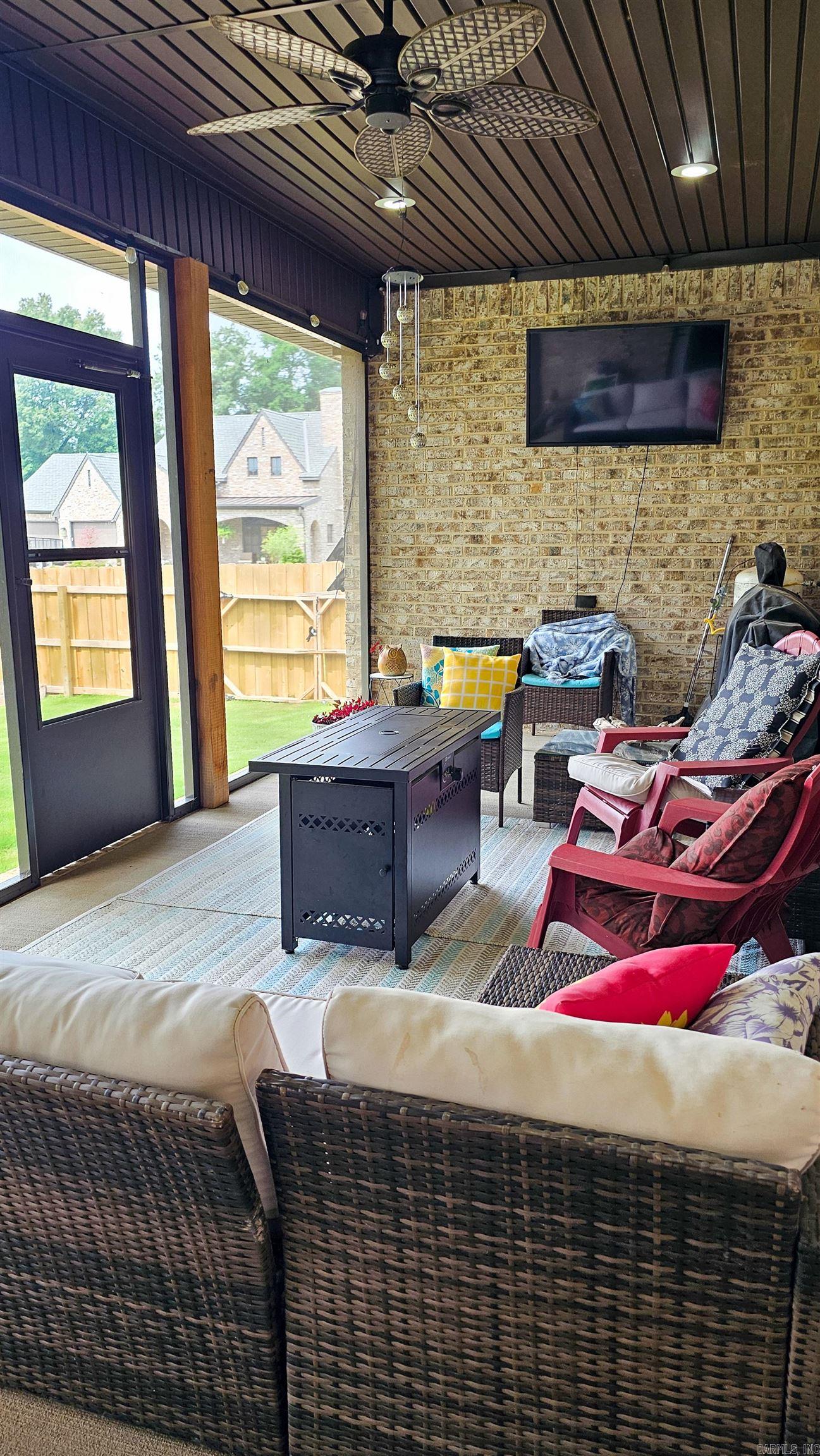 GATLIN CROSSING AT WHISPERING HI - Residential