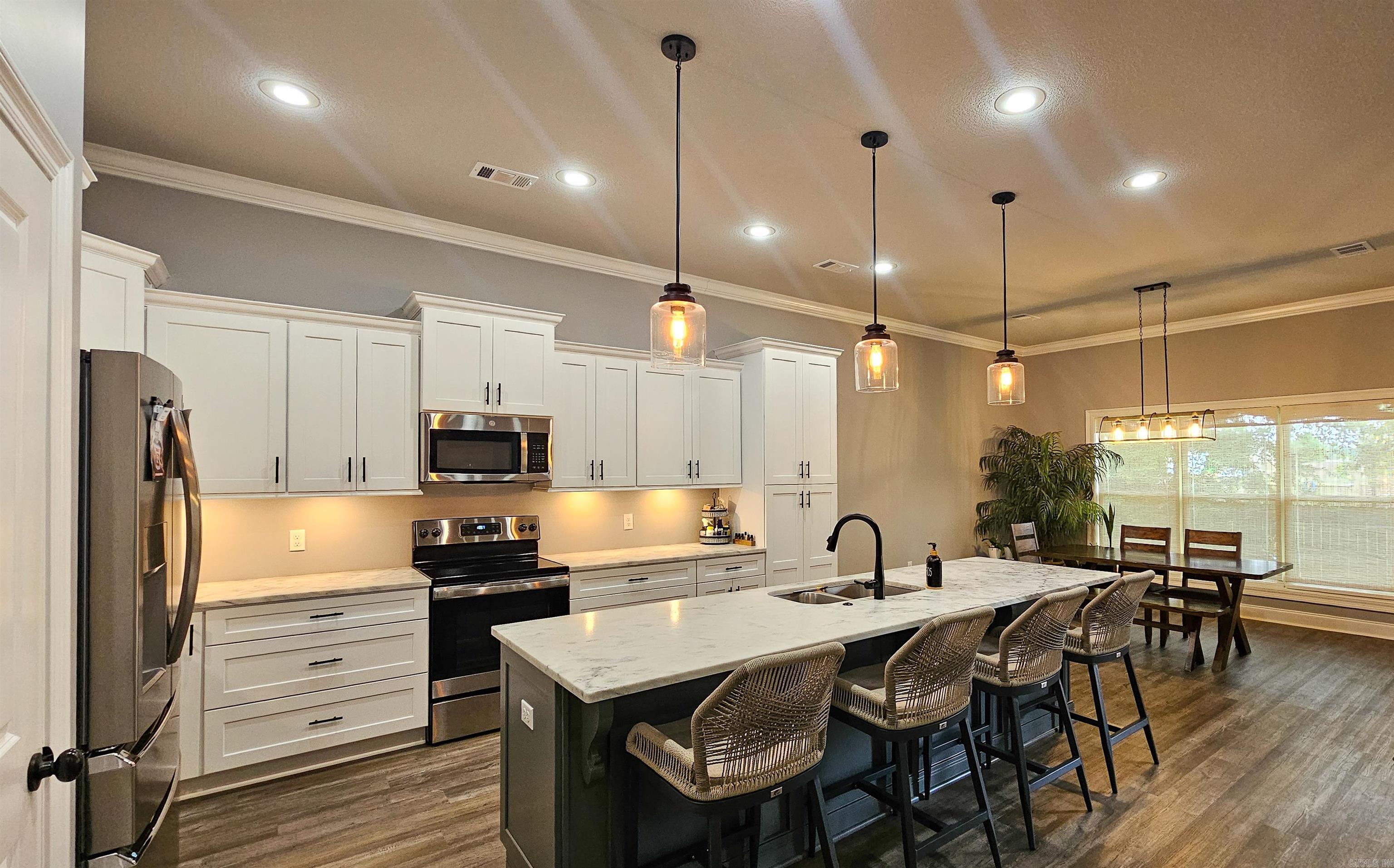 GATLIN CROSSING AT WHISPERING HI - Residential