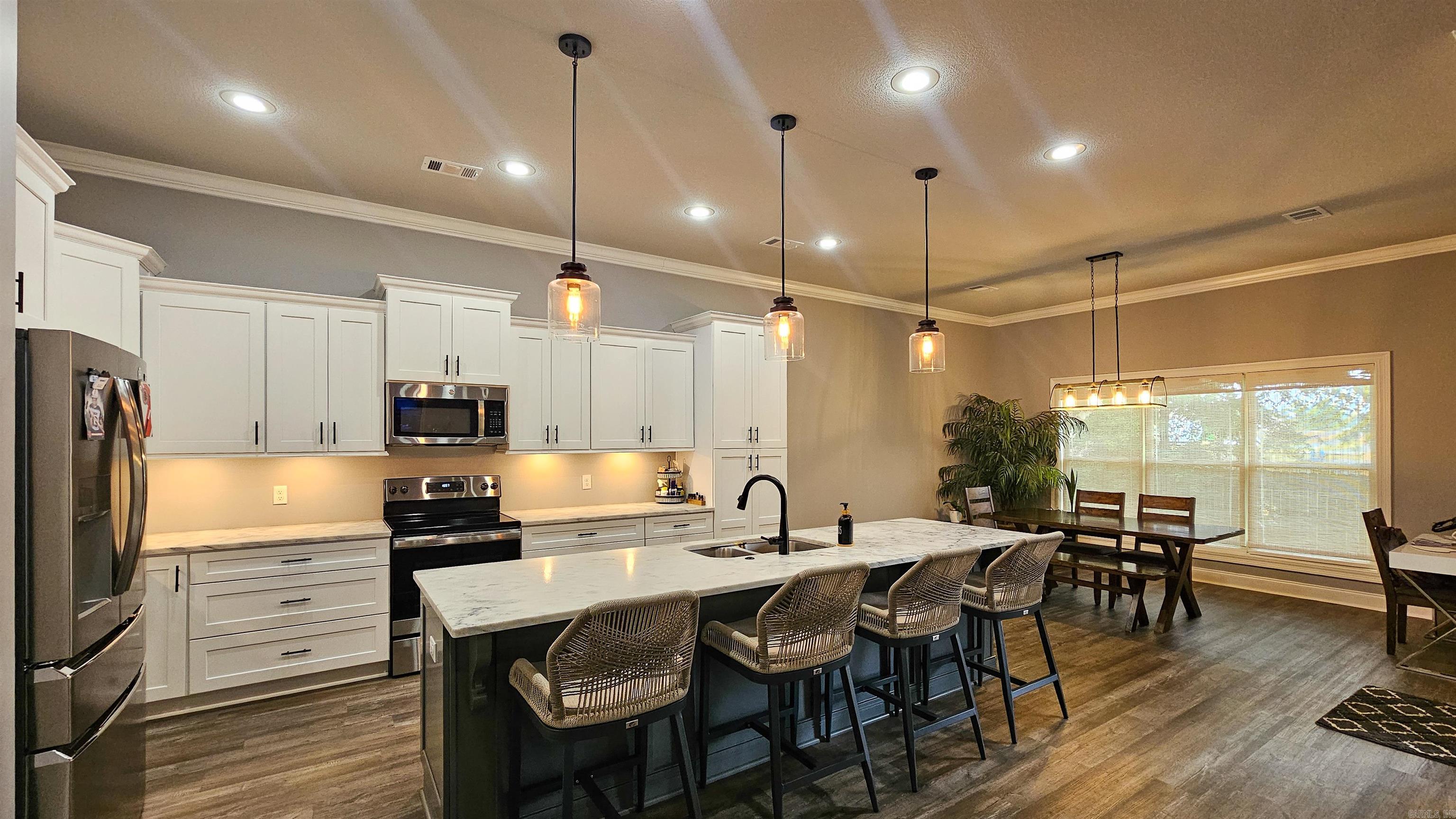 GATLIN CROSSING AT WHISPERING HI - Residential