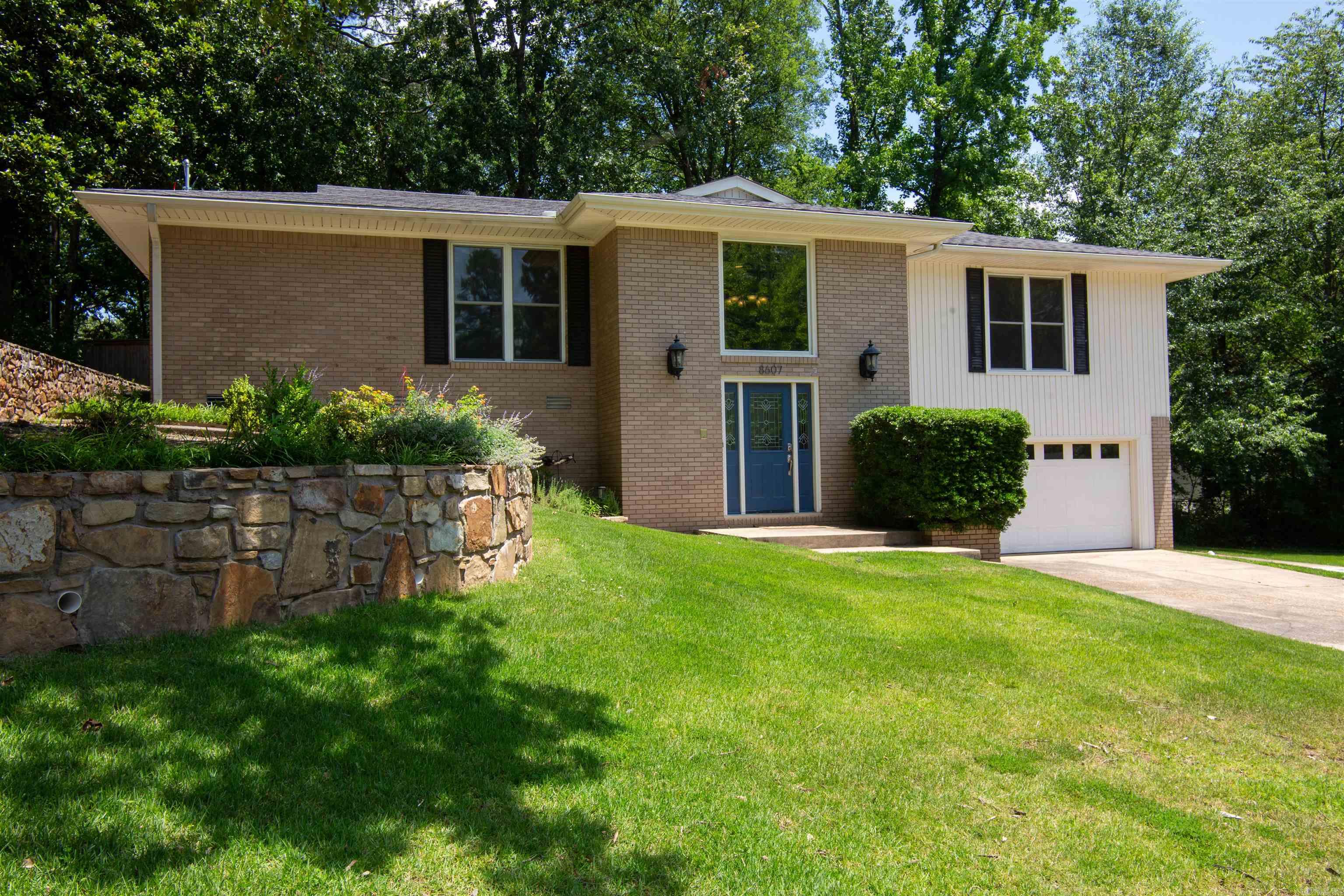 Leawood Heights - Residential Lease