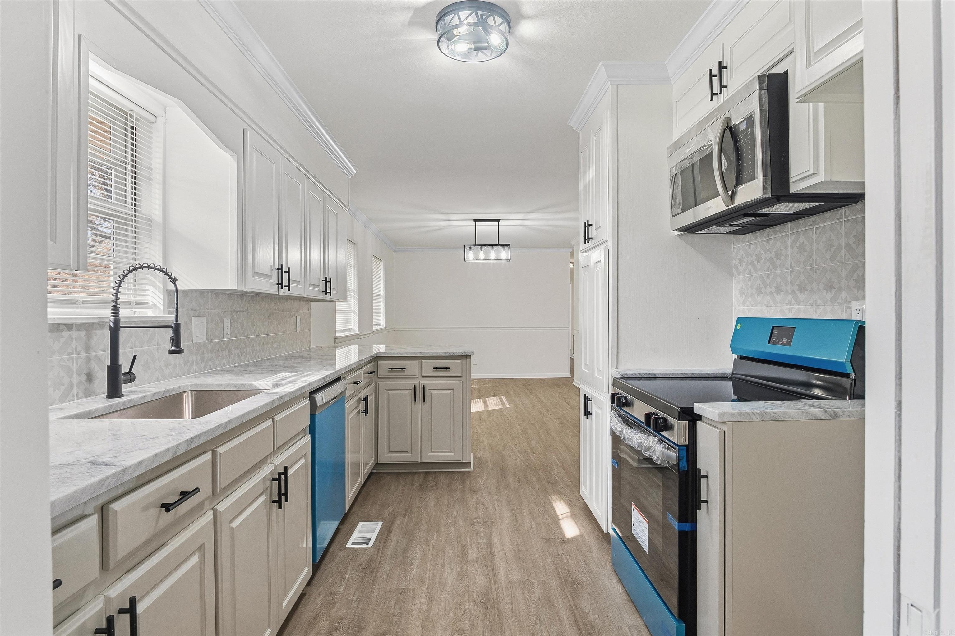 INDIAN HILLS - Residential