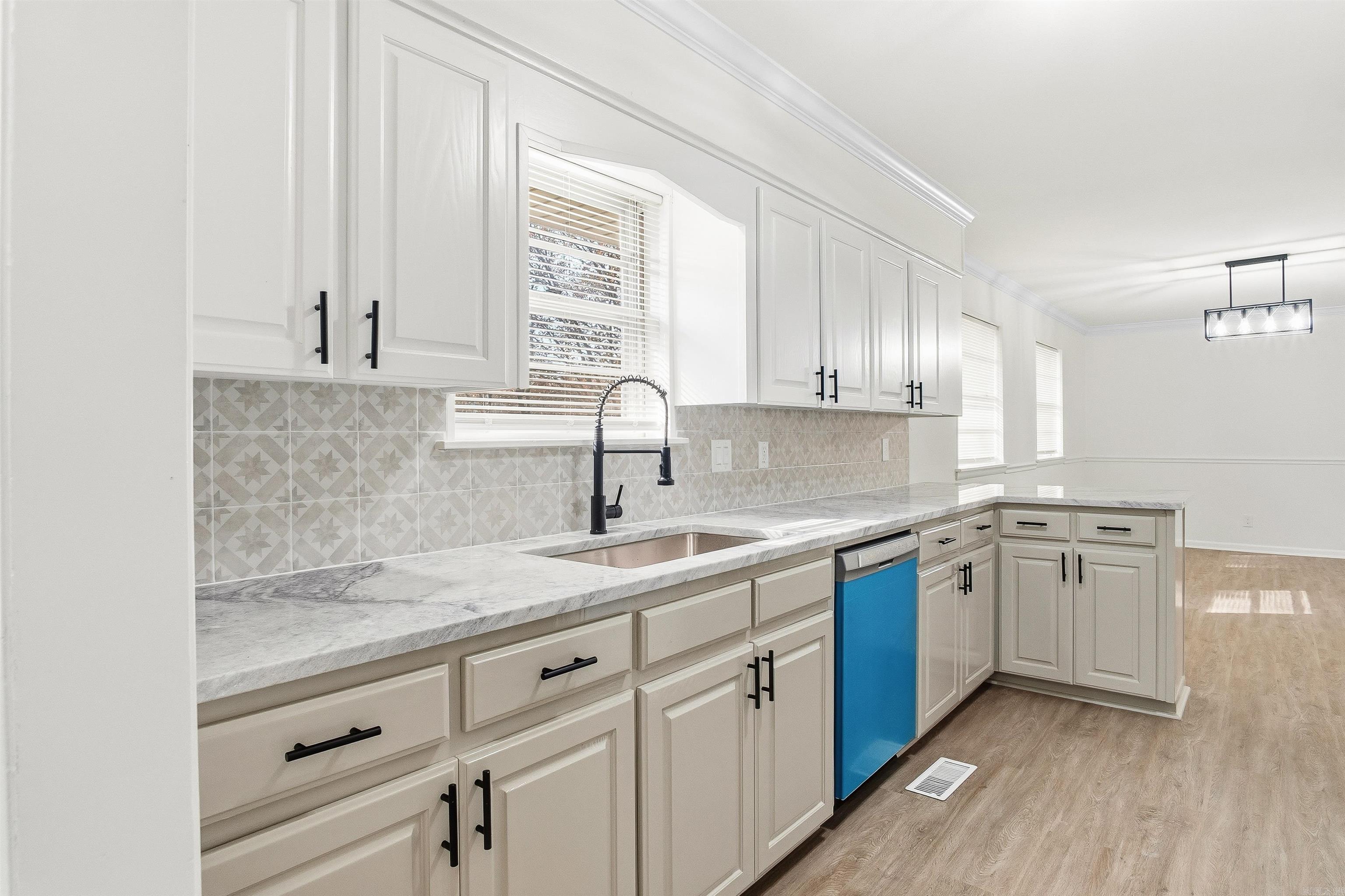 INDIAN HILLS - Residential