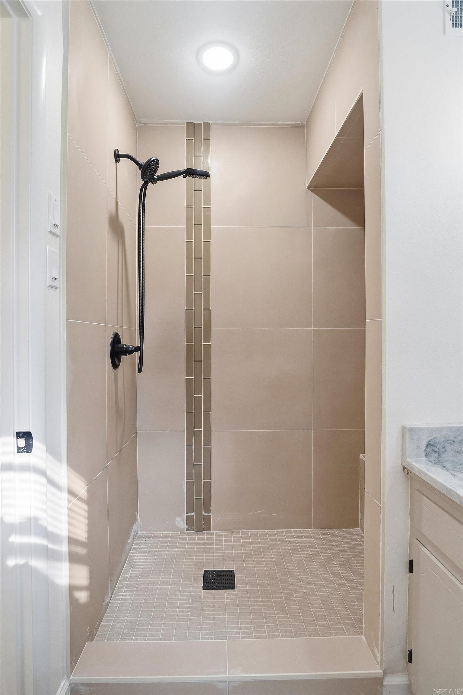 INDIAN HILLS - Residential