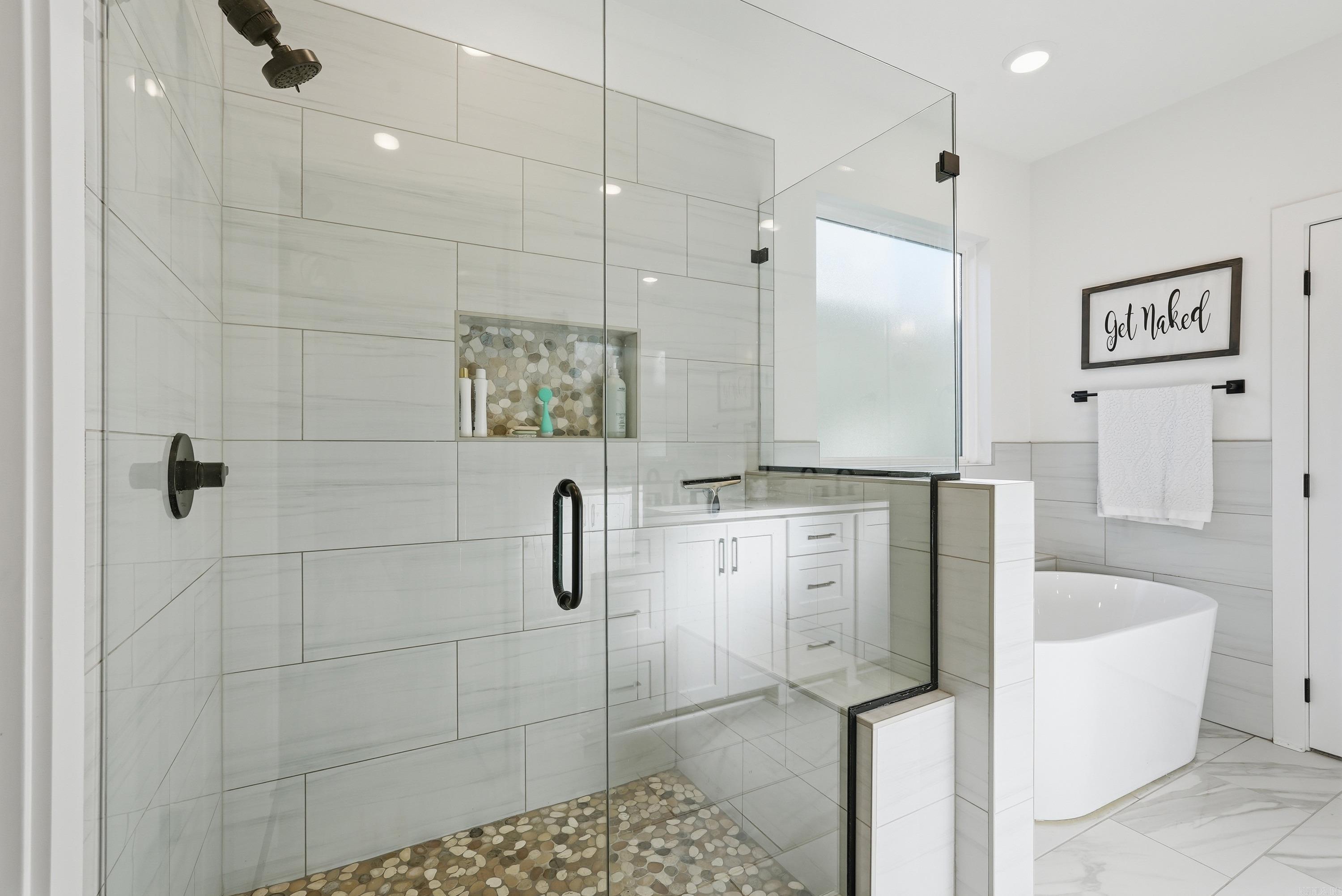 MIDTOWN BRYANT - Residential