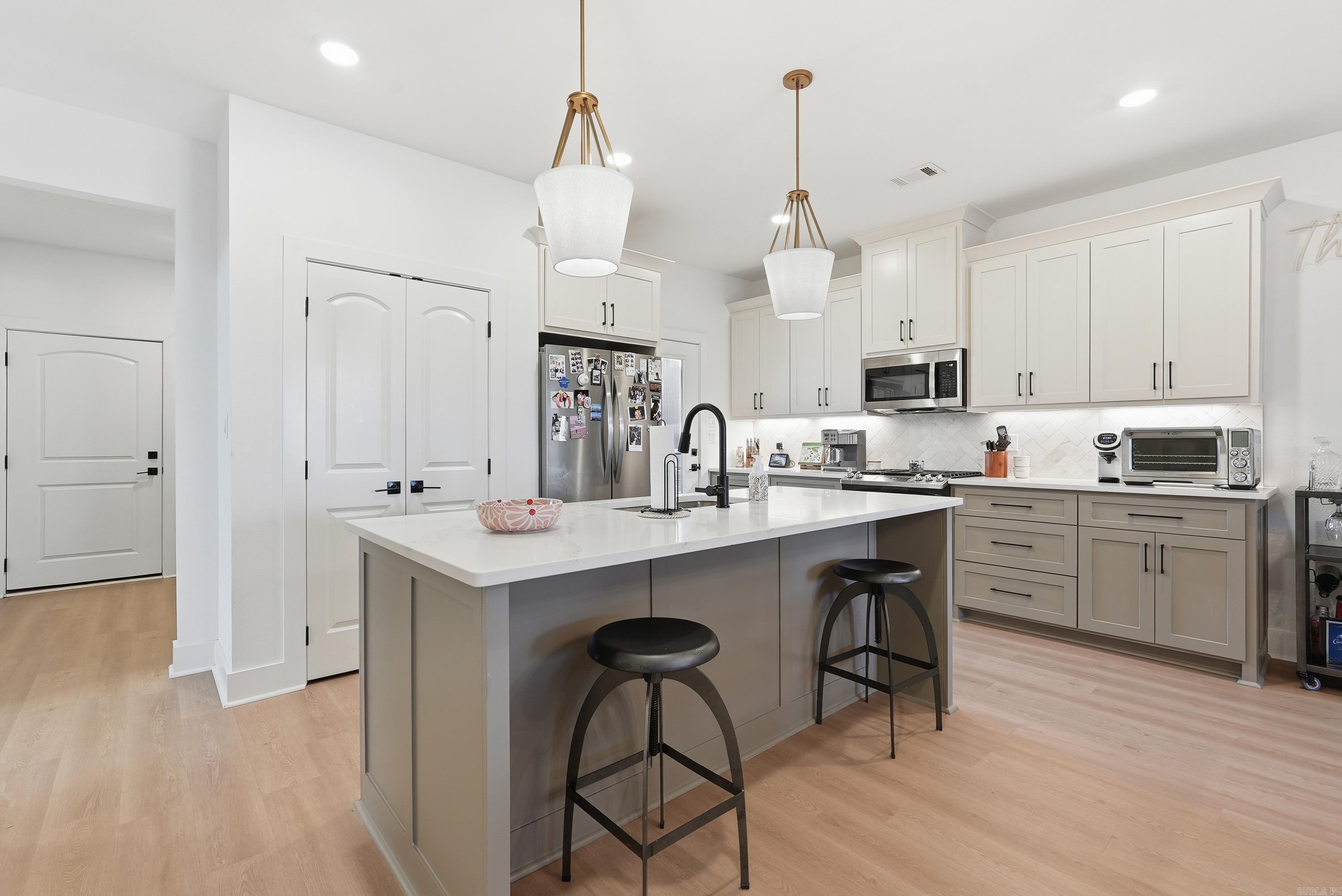 MIDTOWN BRYANT - Residential