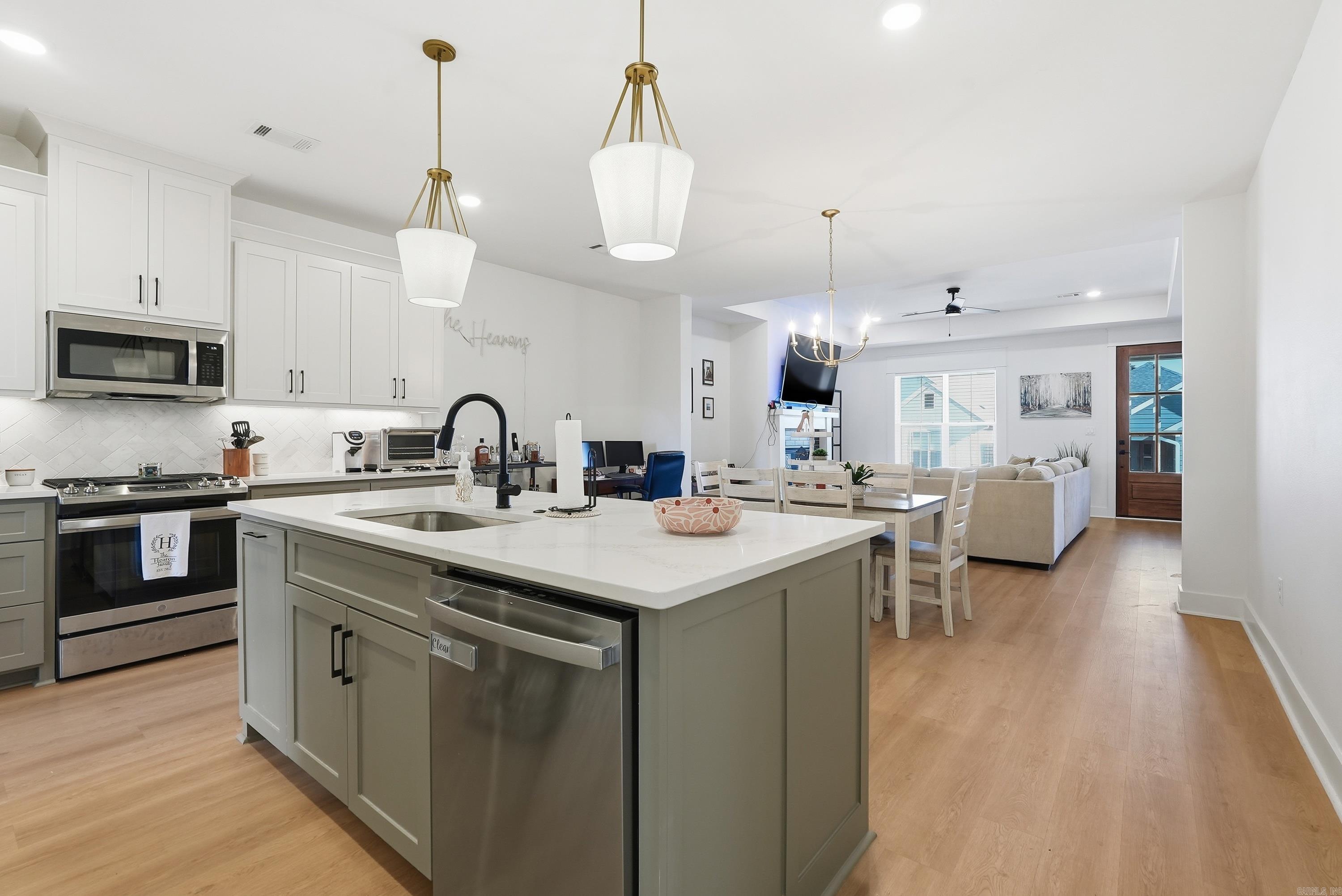 MIDTOWN BRYANT - Residential