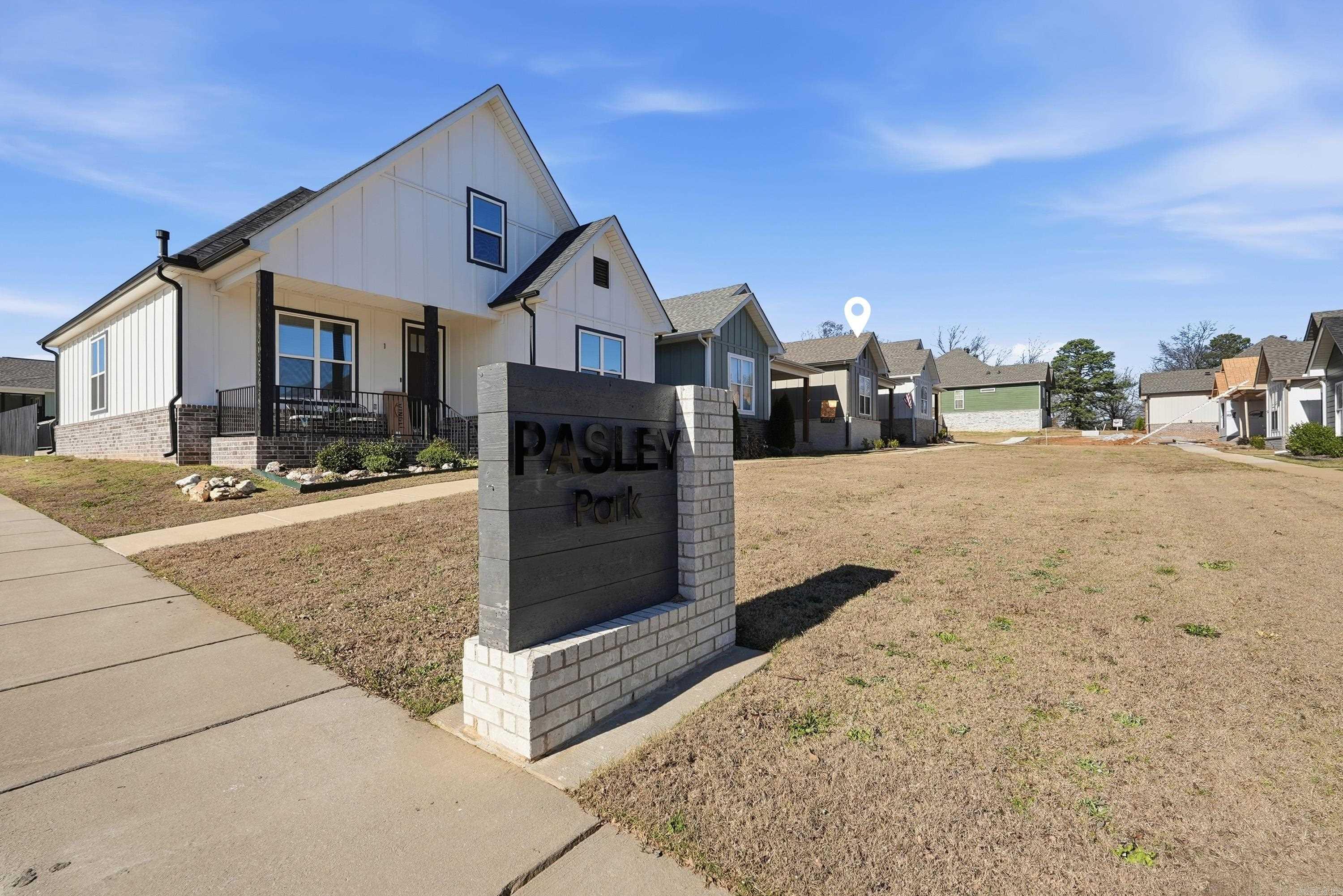 MIDTOWN BRYANT - Residential