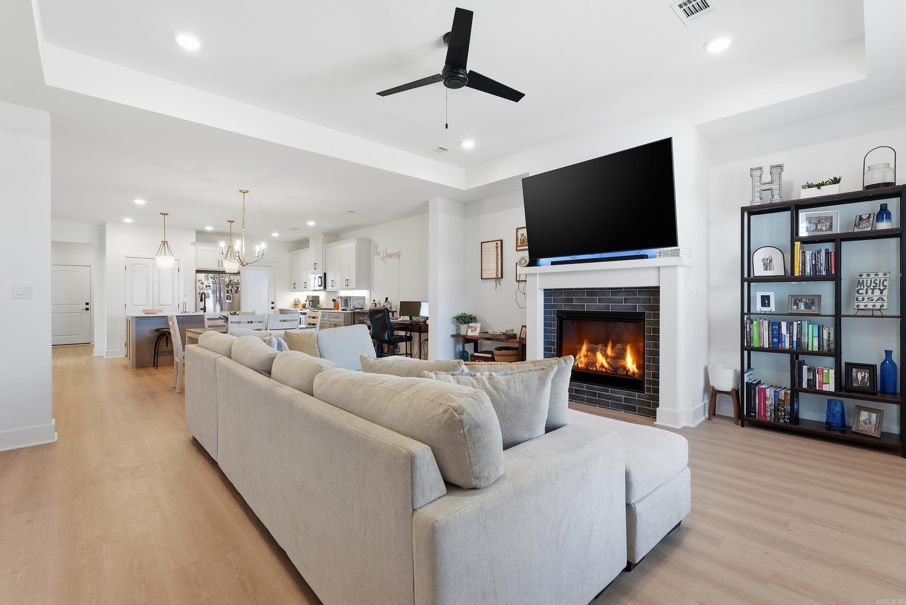 MIDTOWN BRYANT - Residential