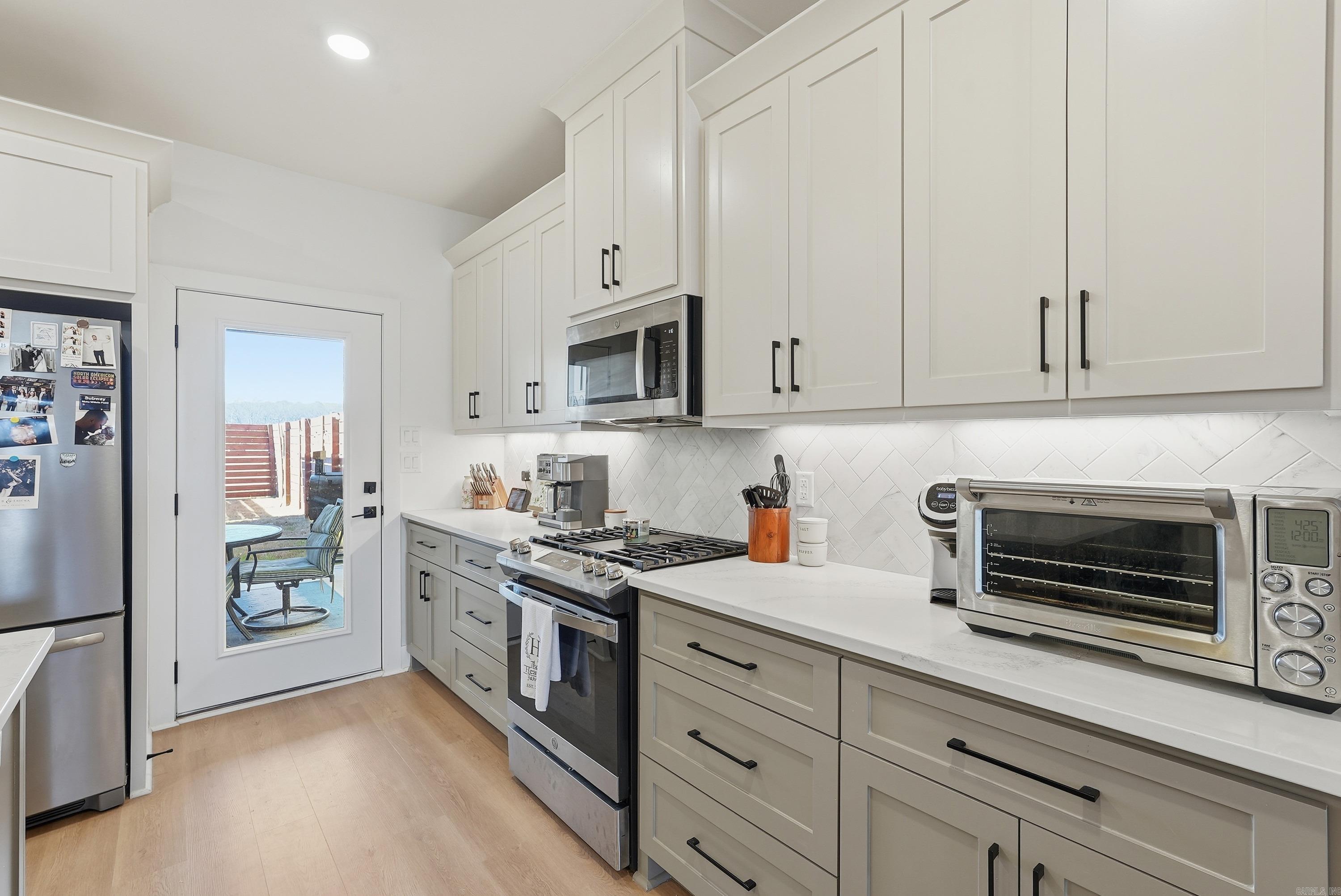 MIDTOWN BRYANT - Residential