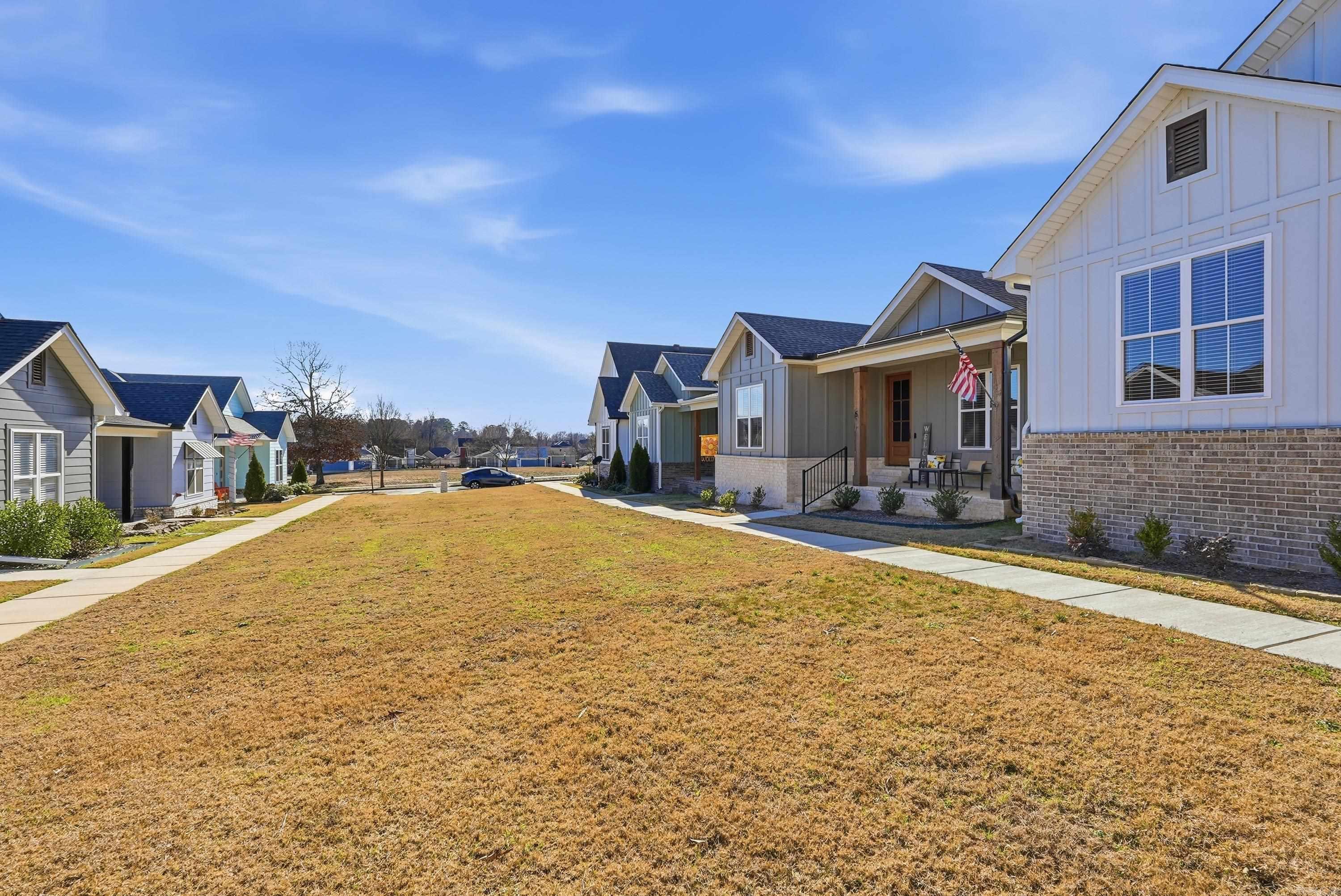 MIDTOWN BRYANT - Residential