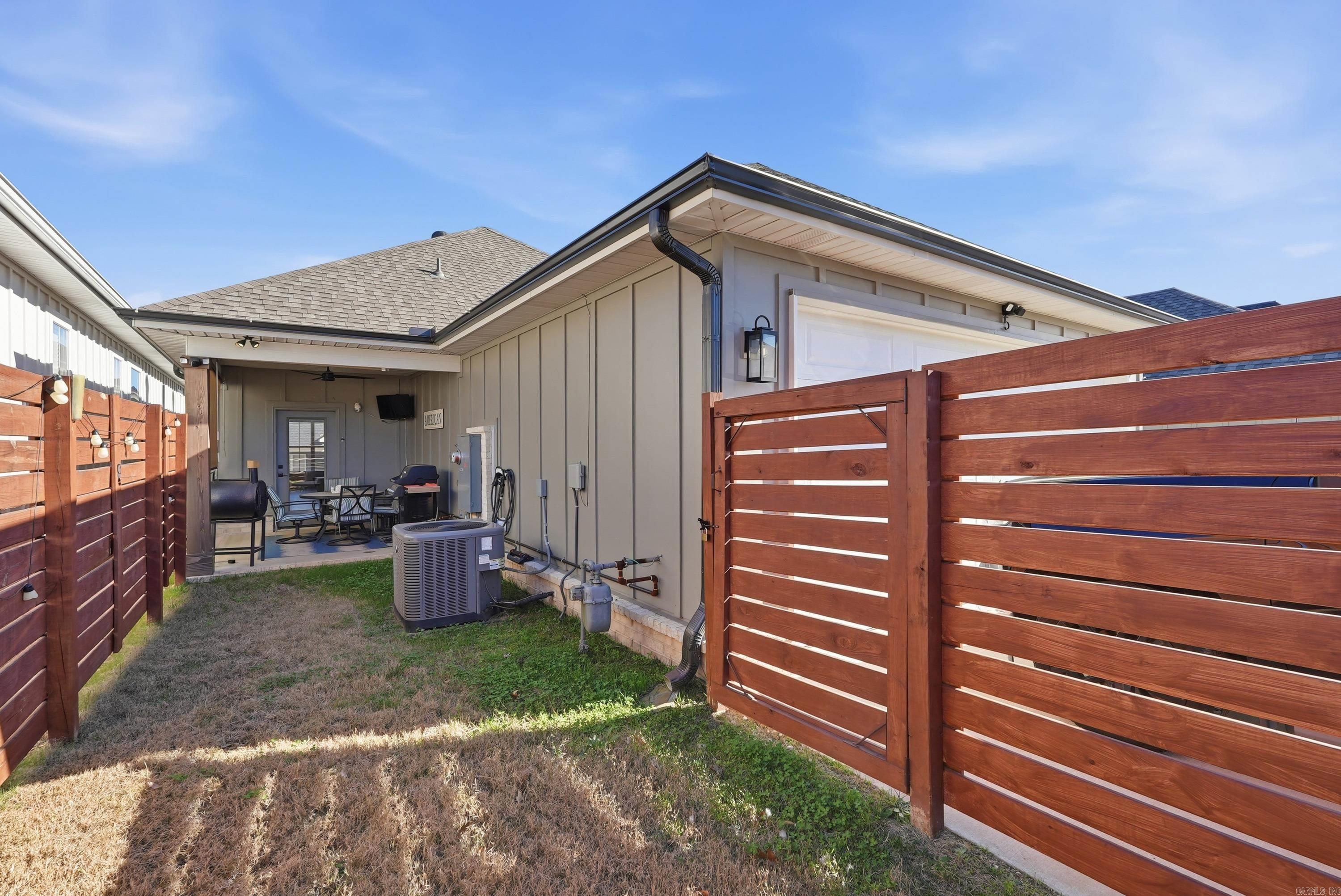 MIDTOWN BRYANT - Residential