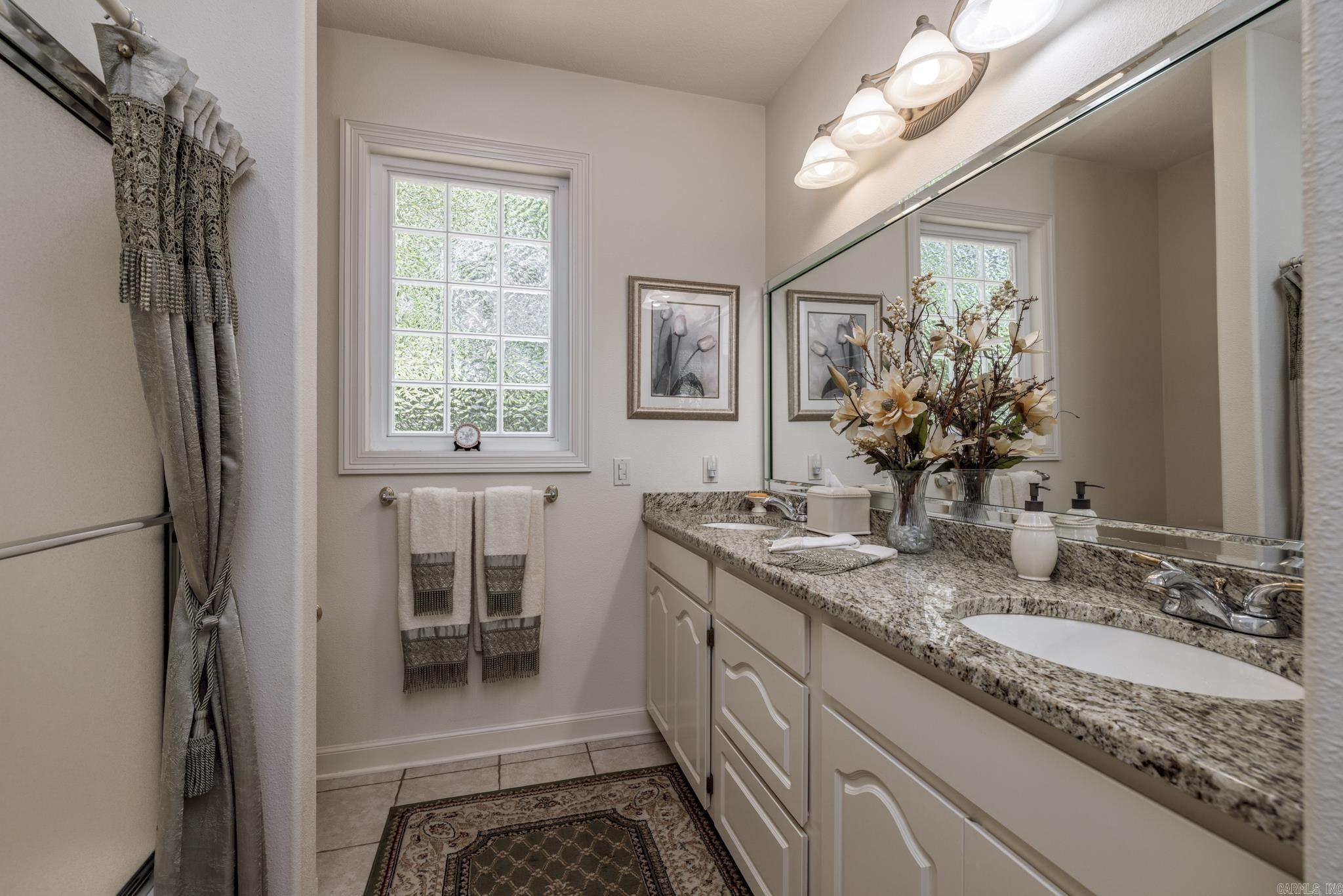 ISABELLA - Residential