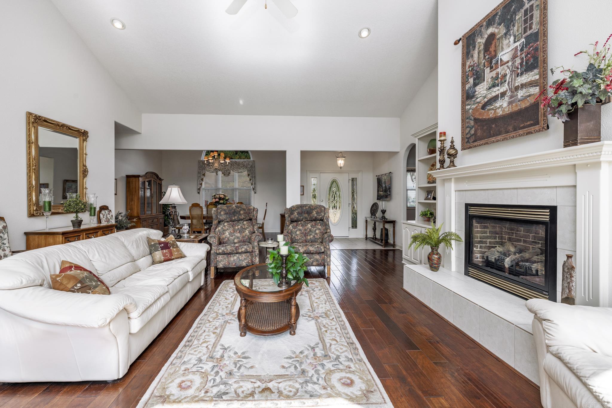 ISABELLA - Residential