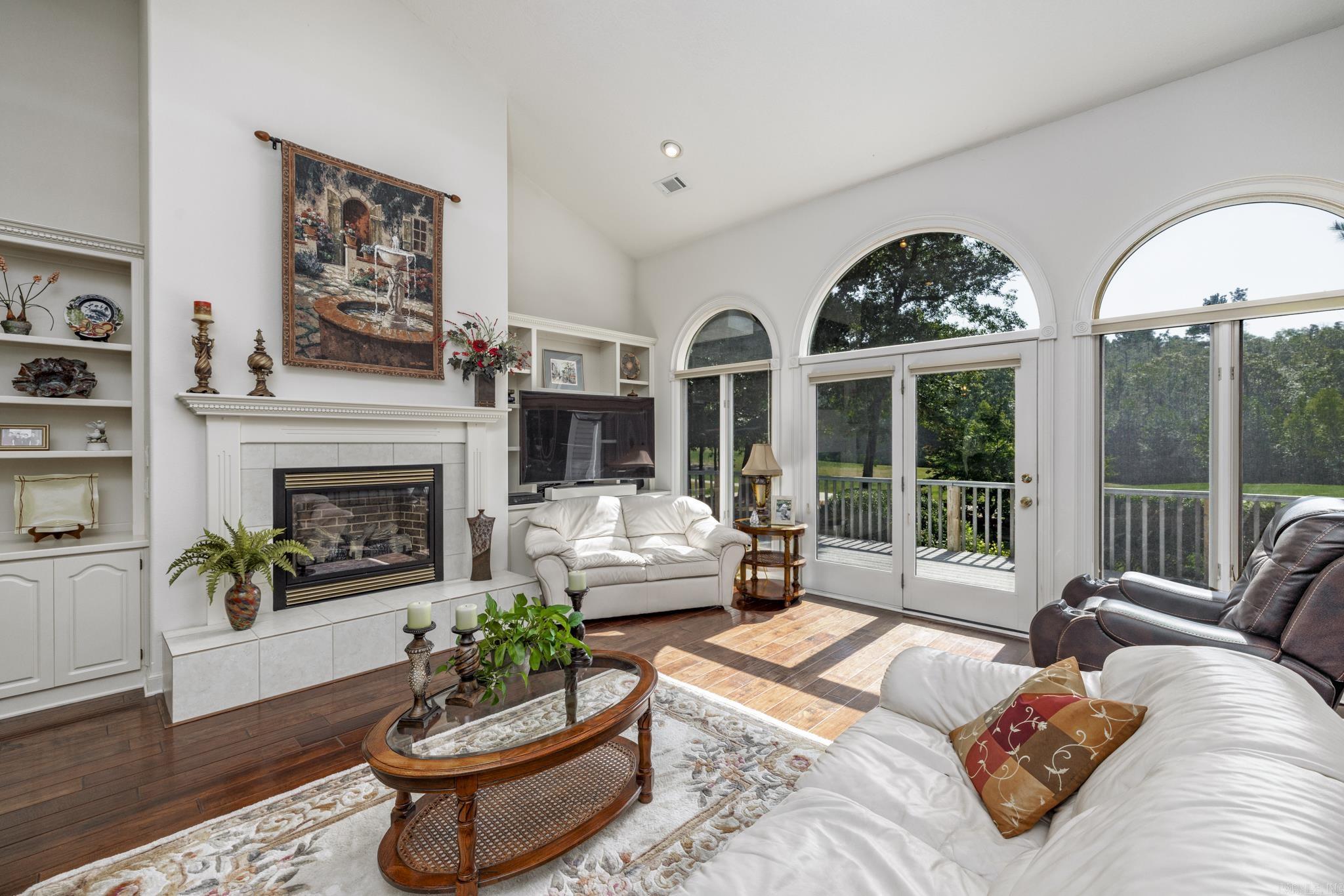 ISABELLA - Residential