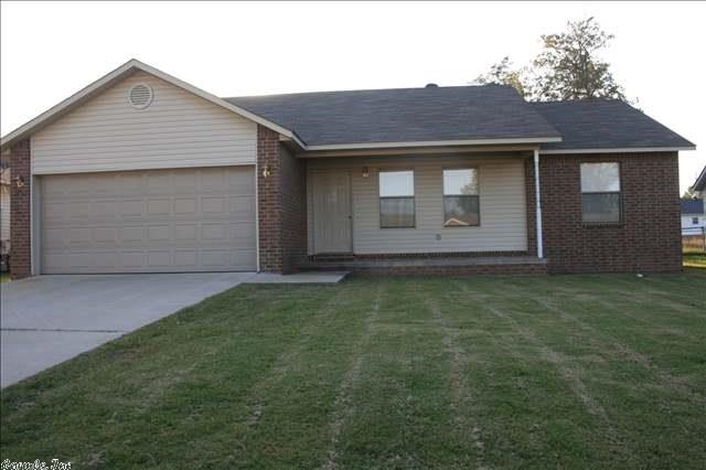 Perfect starter home in quiet neighborhood. Has split floor plan, vaulted ceiling in LR. Mstr BR has large walk-in closet. Lg back yard w/ chain link fence. Property is sold "As-is" and "Where is" with no warranties expressed or implied. This property is now under auction terms. This property is subject to a 5% buyer's premium pursuant to the Auction Terms & Conditions (minimums may apply). This is a reserve auction and all offers are subject to seller approval. Please see Agent Remarks for details.