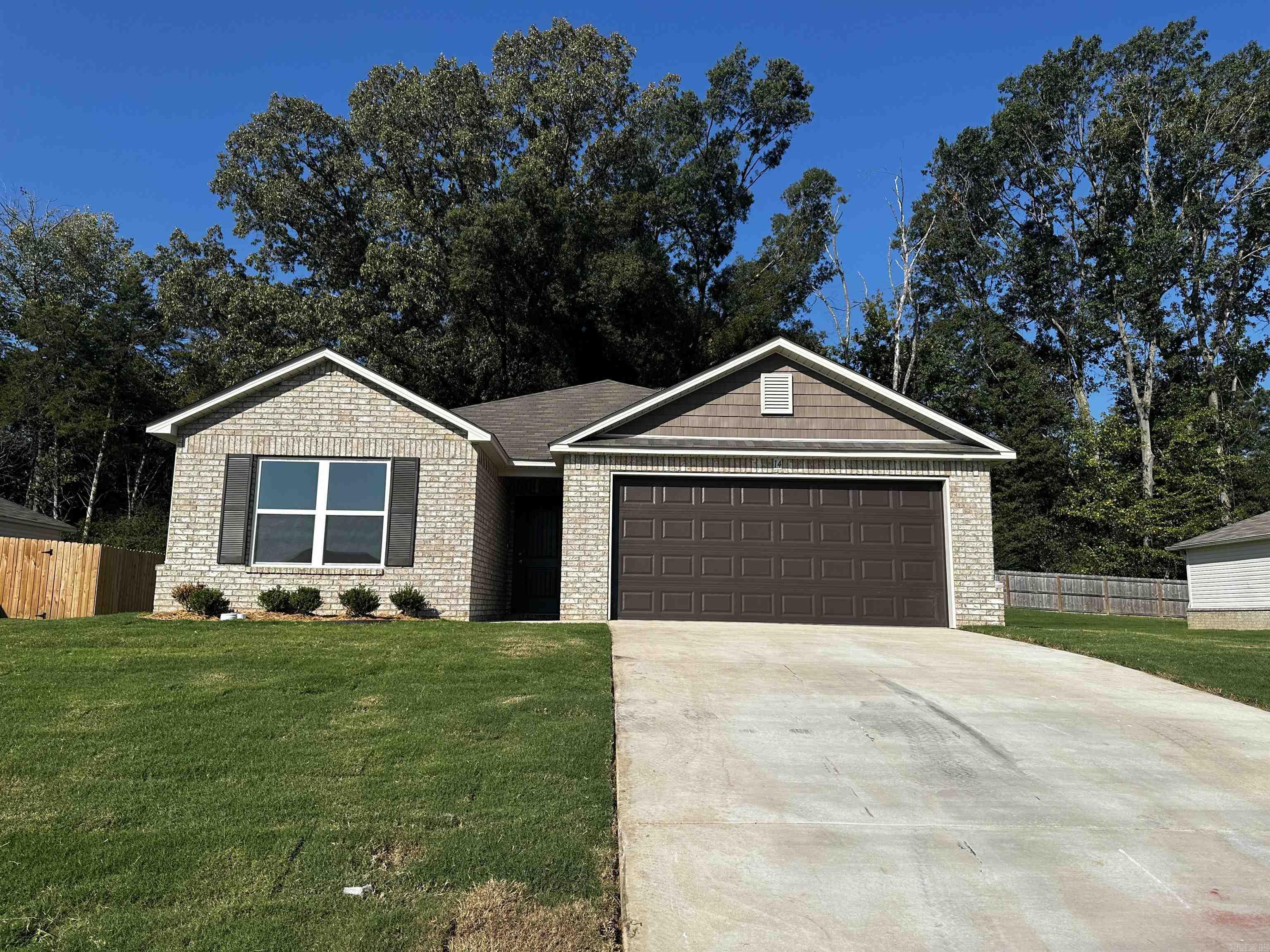 OAKLAND GROVE ESTATES - Residential