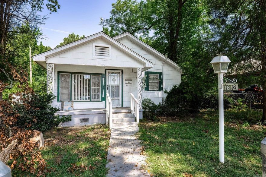 This 2-bedroom, 1-bath home presents a fantastic investment opportunity for those looking to expand their portfolio. While the property does need some work, it holds incredible potential as a rental or a profitable flip. With its prime location and appealing layout, this house is priced to sell and offers a great chance to turn a fixer-upper into a valuable asset. Don't miss out on this promising investment! Agents see showing remarks.