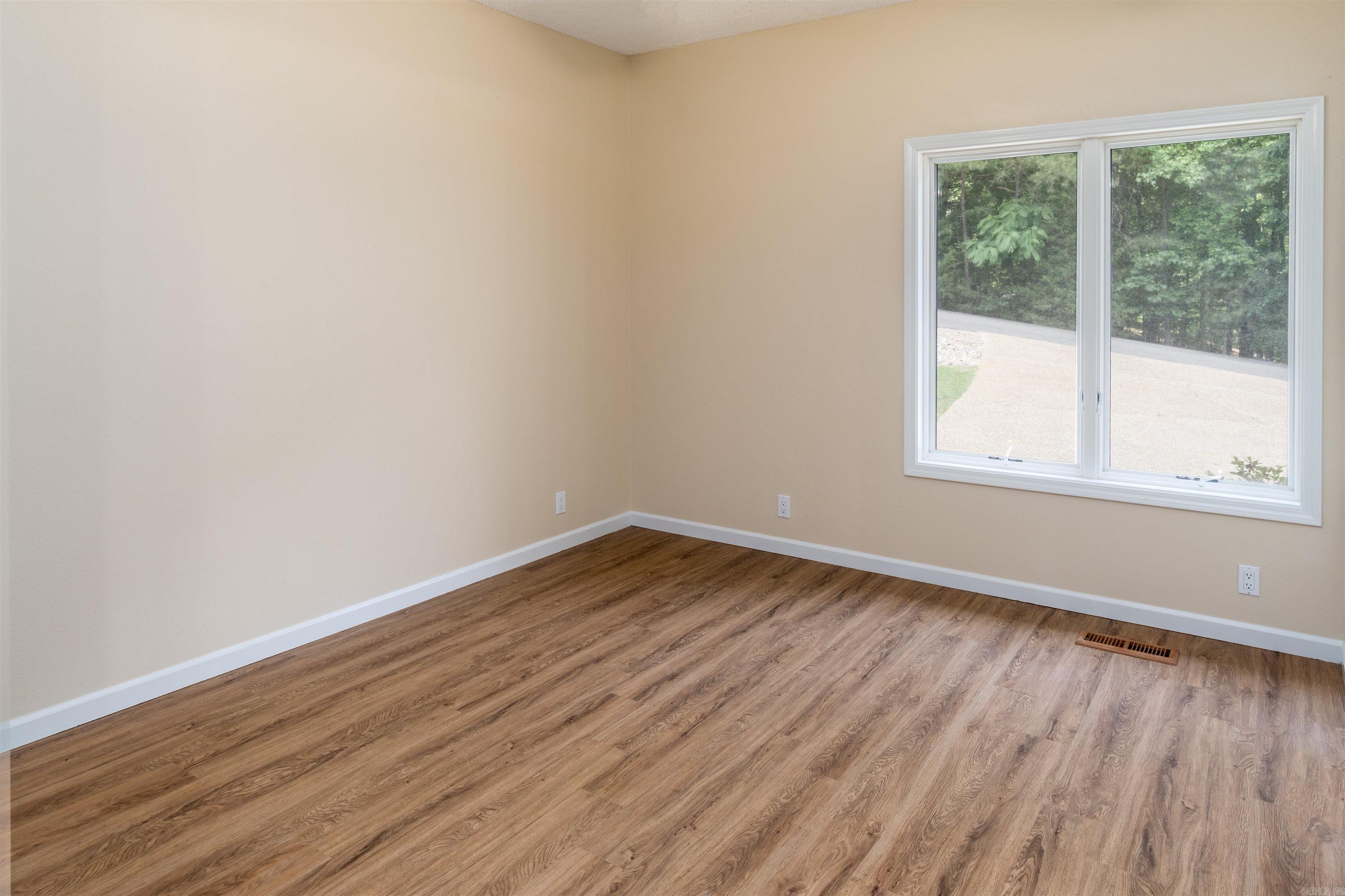 MAGELLAN COURTS - Residential