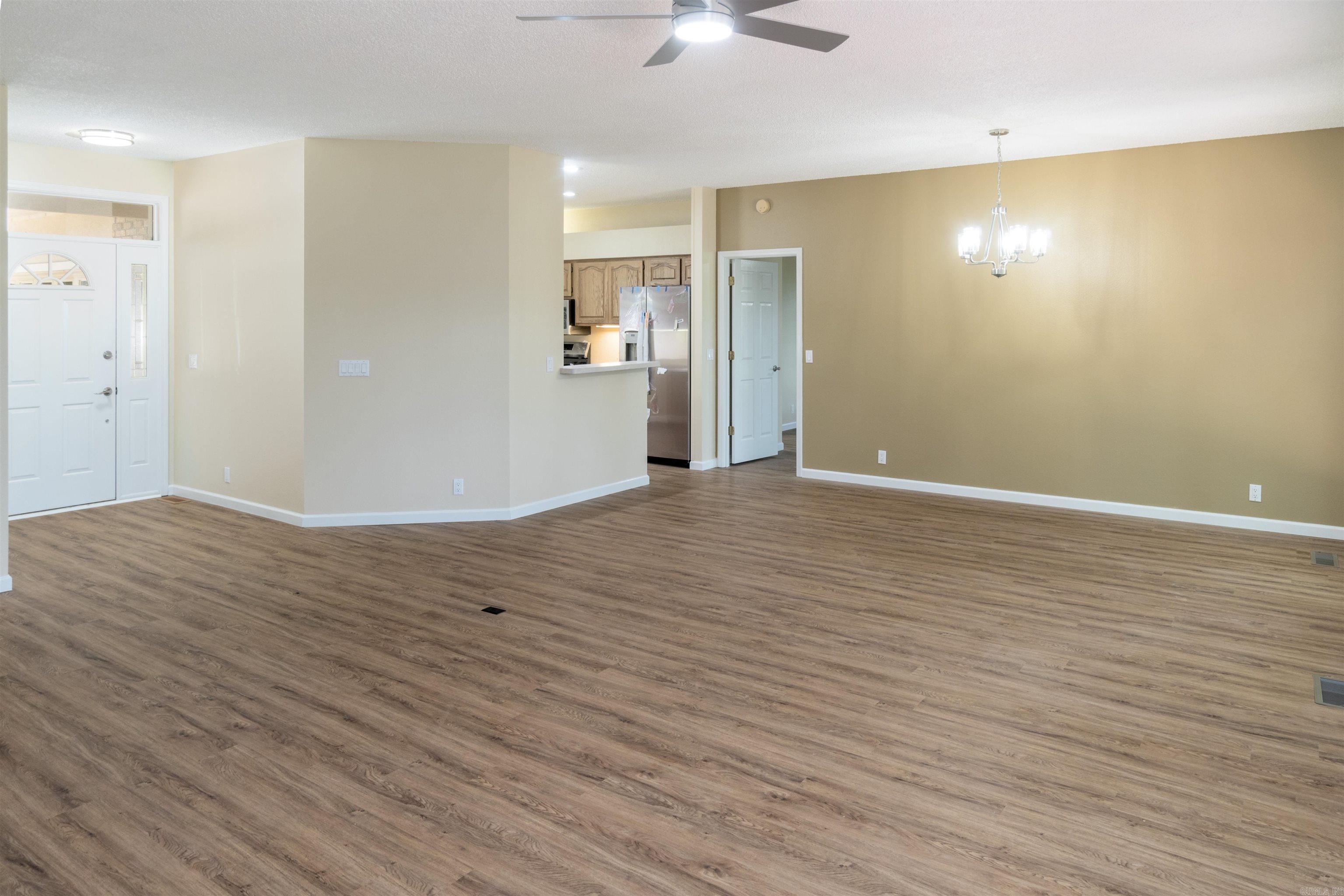 MAGELLAN COURTS - Residential
