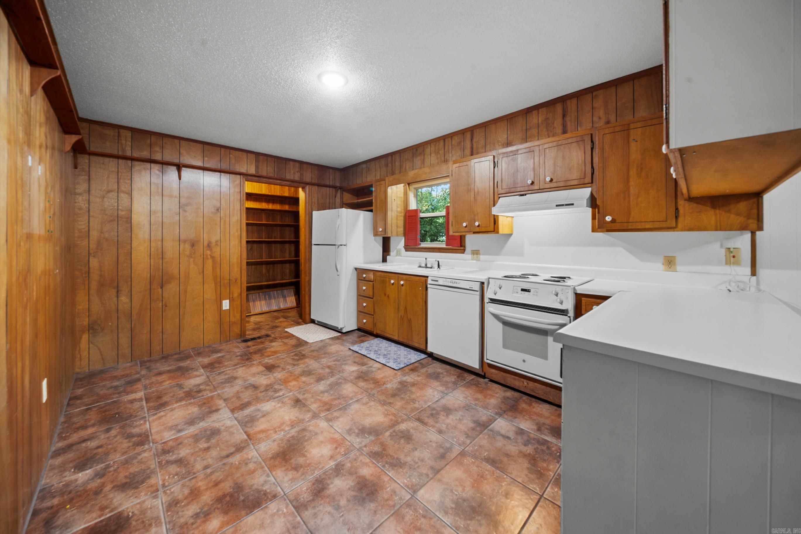 Sunny Hil - Residential