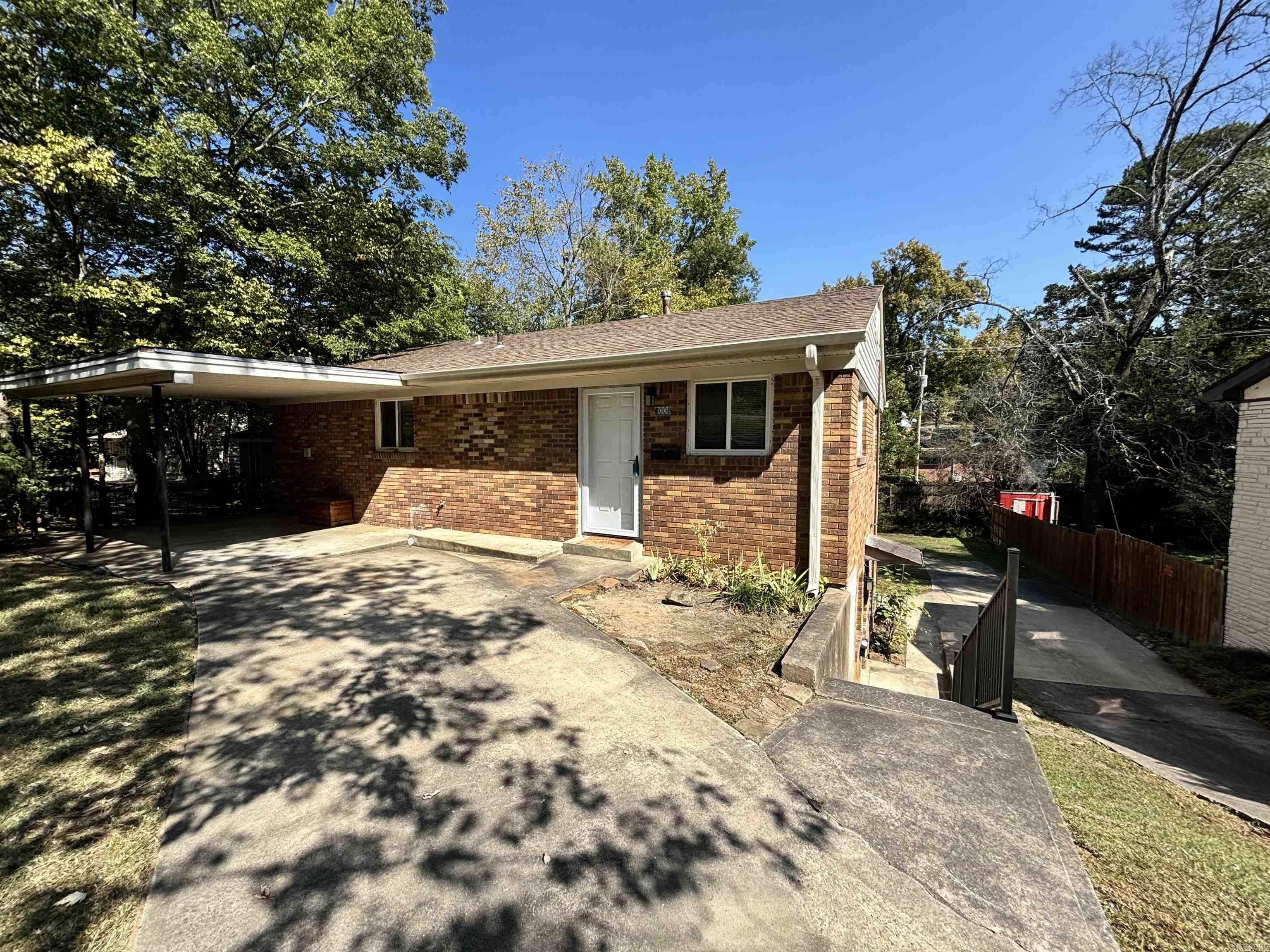 Queen Manor - Residential Income