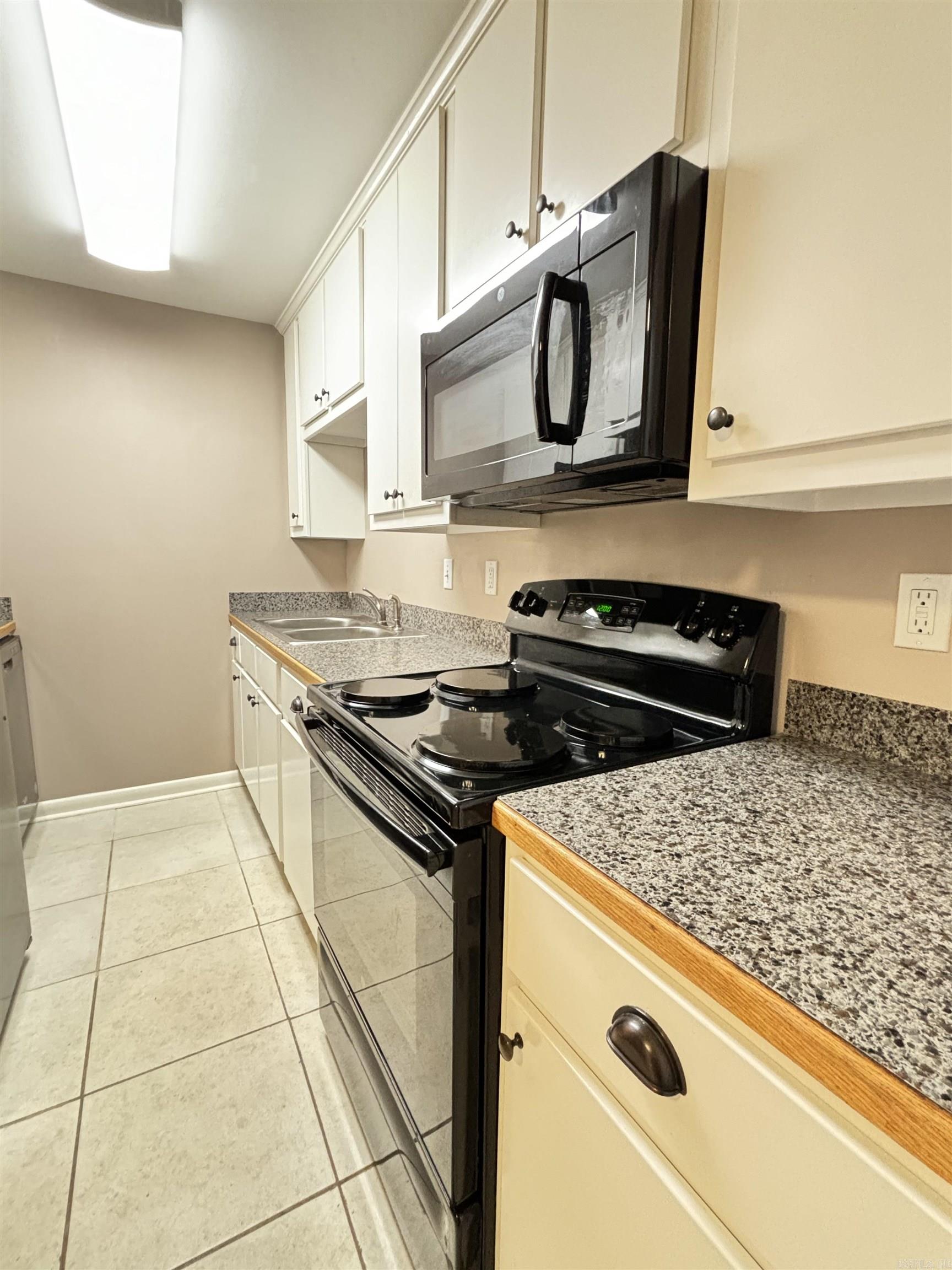Queen Manor - Residential Income