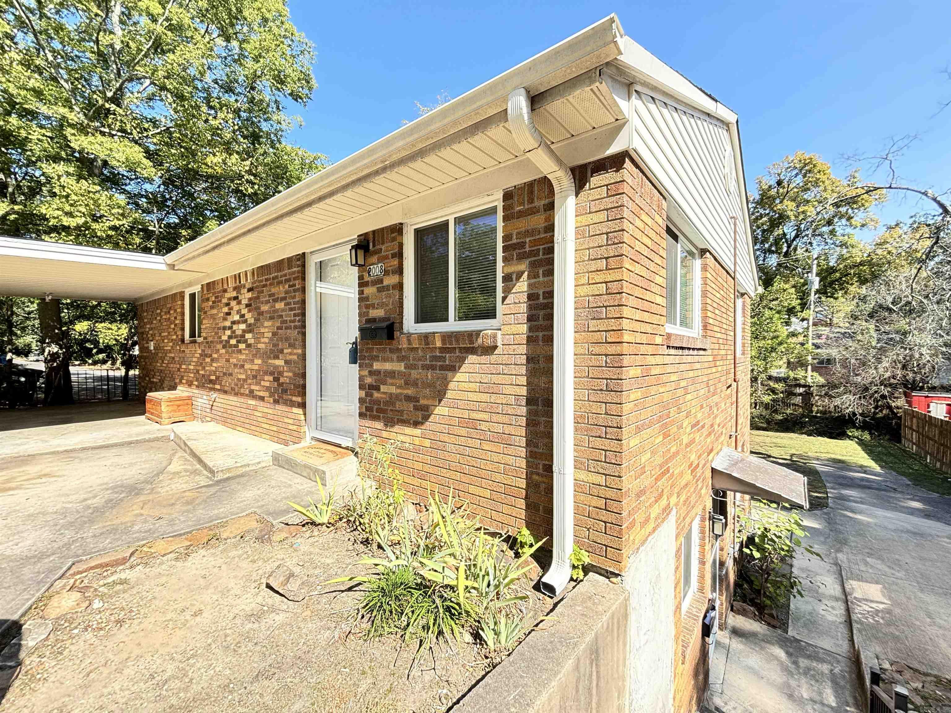 Queen Manor - Residential Income