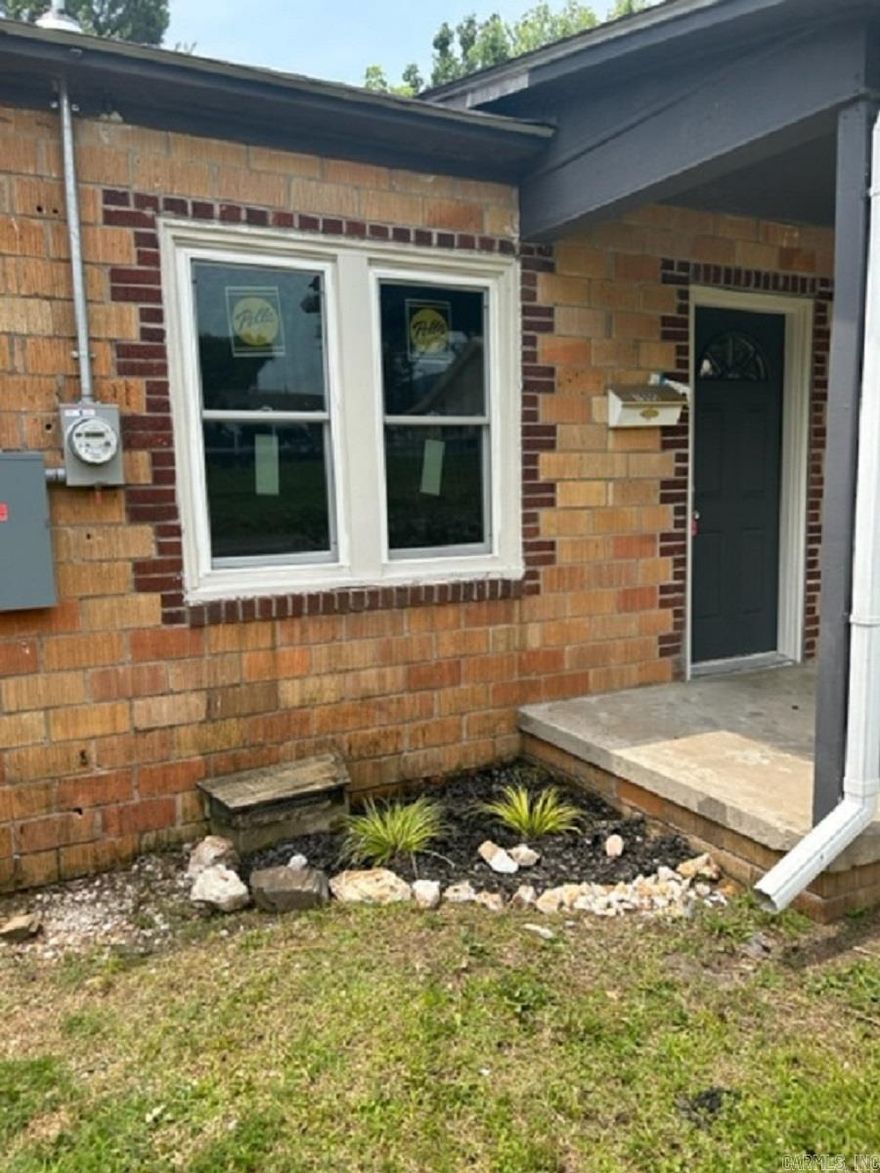 2 bed 1 bath, refrigerator provided