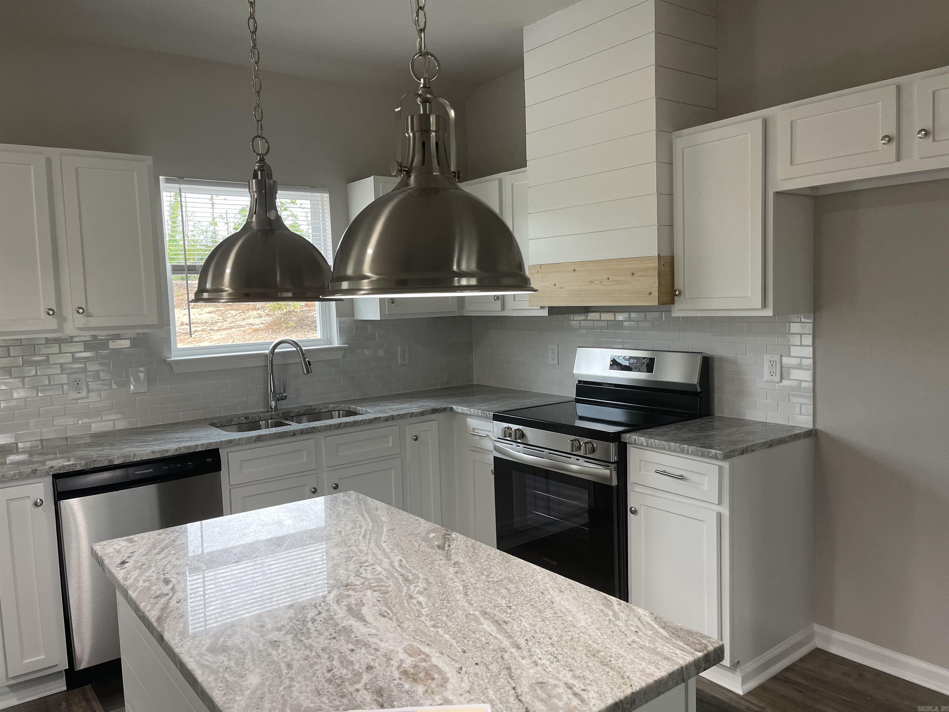 KLAYTON'S PLACE - Residential