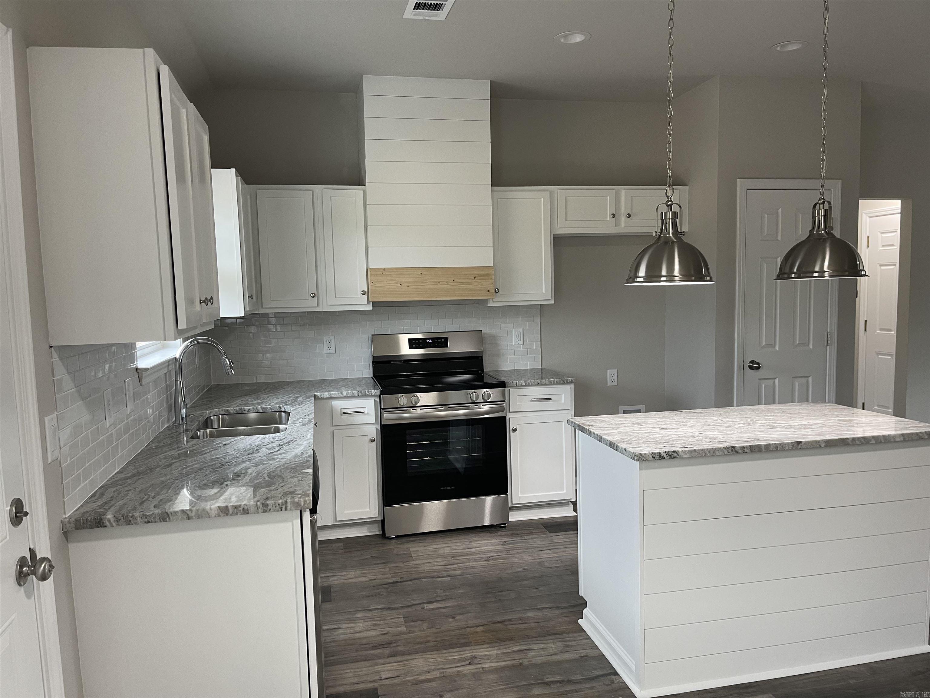 KLAYTON'S PLACE - Residential