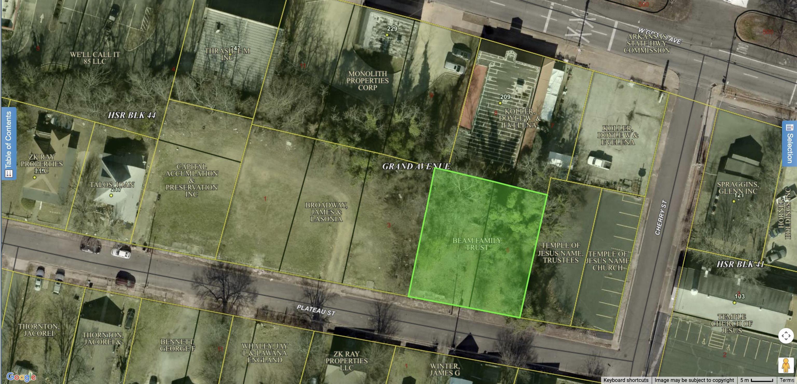 Vacant Lot close to downtown Hot Springs. Utilities are there. It used to have a house on it...was demoed and removed. Does have off street parking. Nice size lot for town. Come see it!