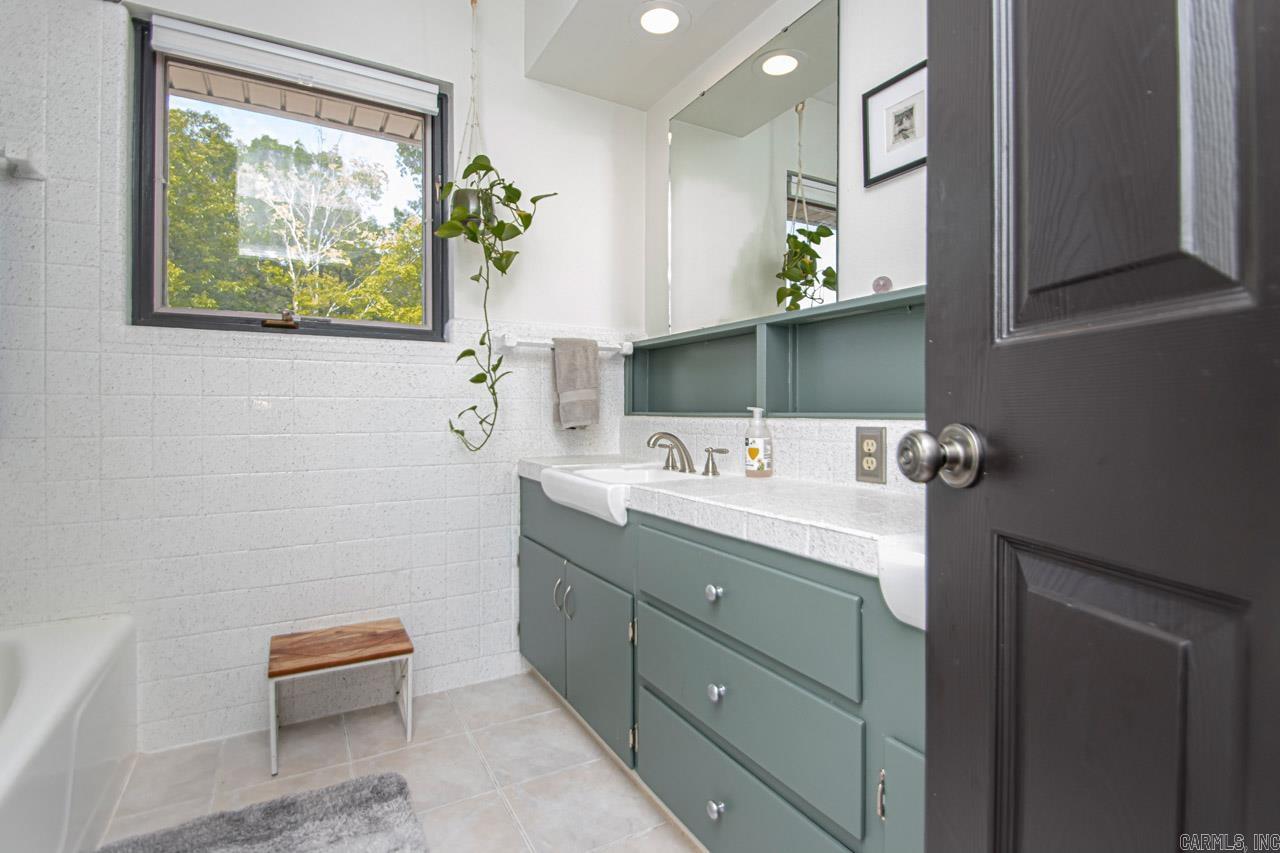 PLAZA HEIGHTS - Residential