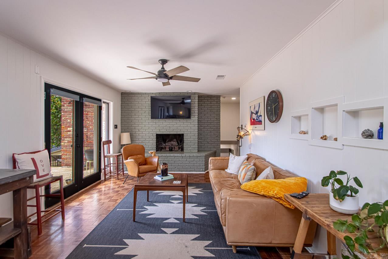 PLAZA HEIGHTS - Residential