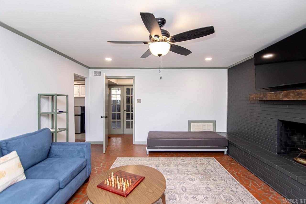 PLAZA HEIGHTS - Residential