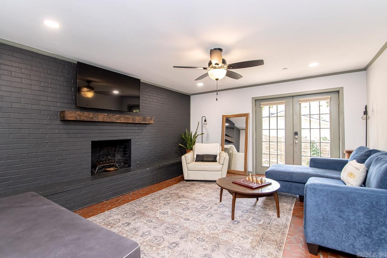 PLAZA HEIGHTS - Residential