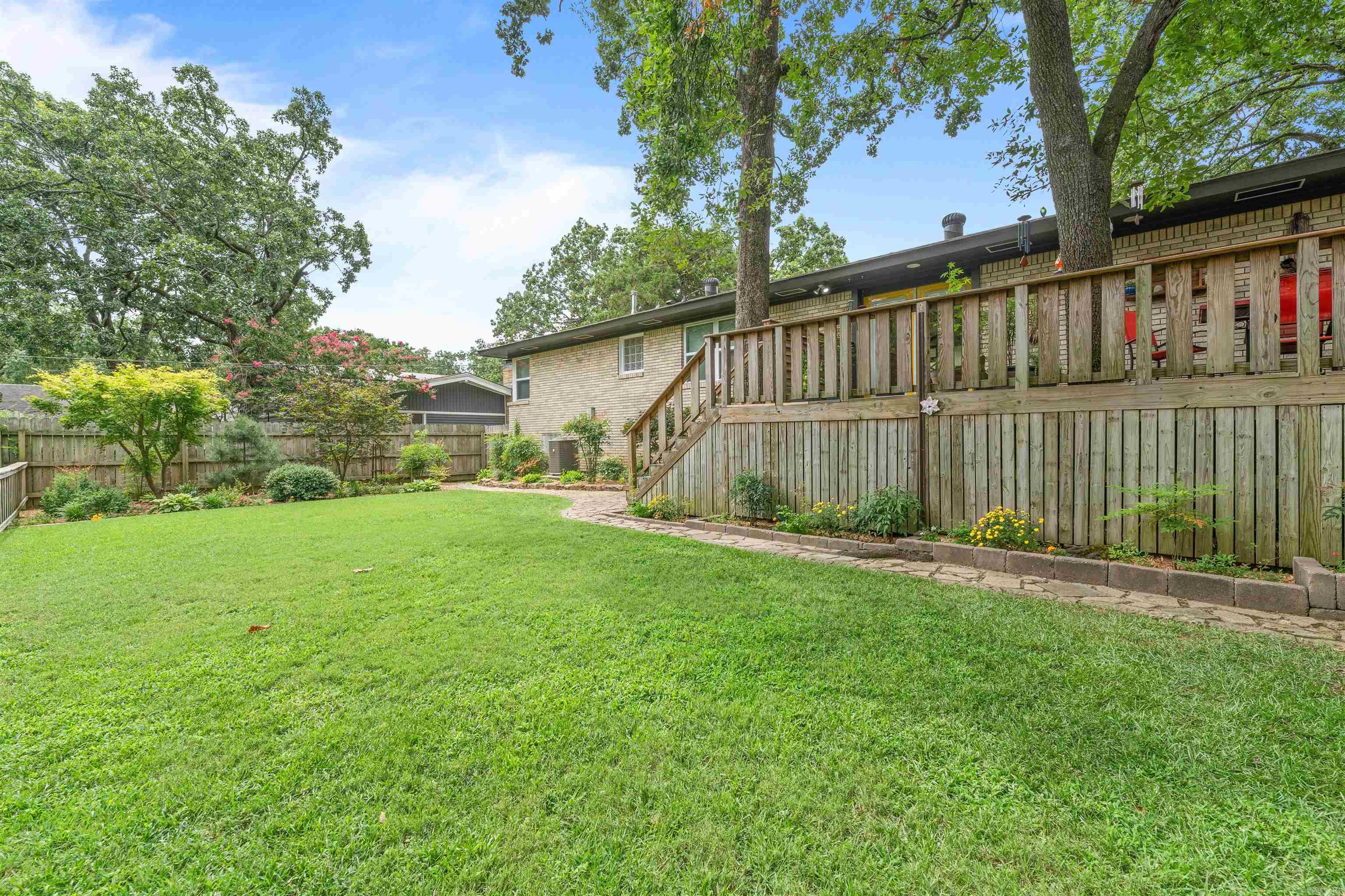 LAKEWOOD NE - Residential