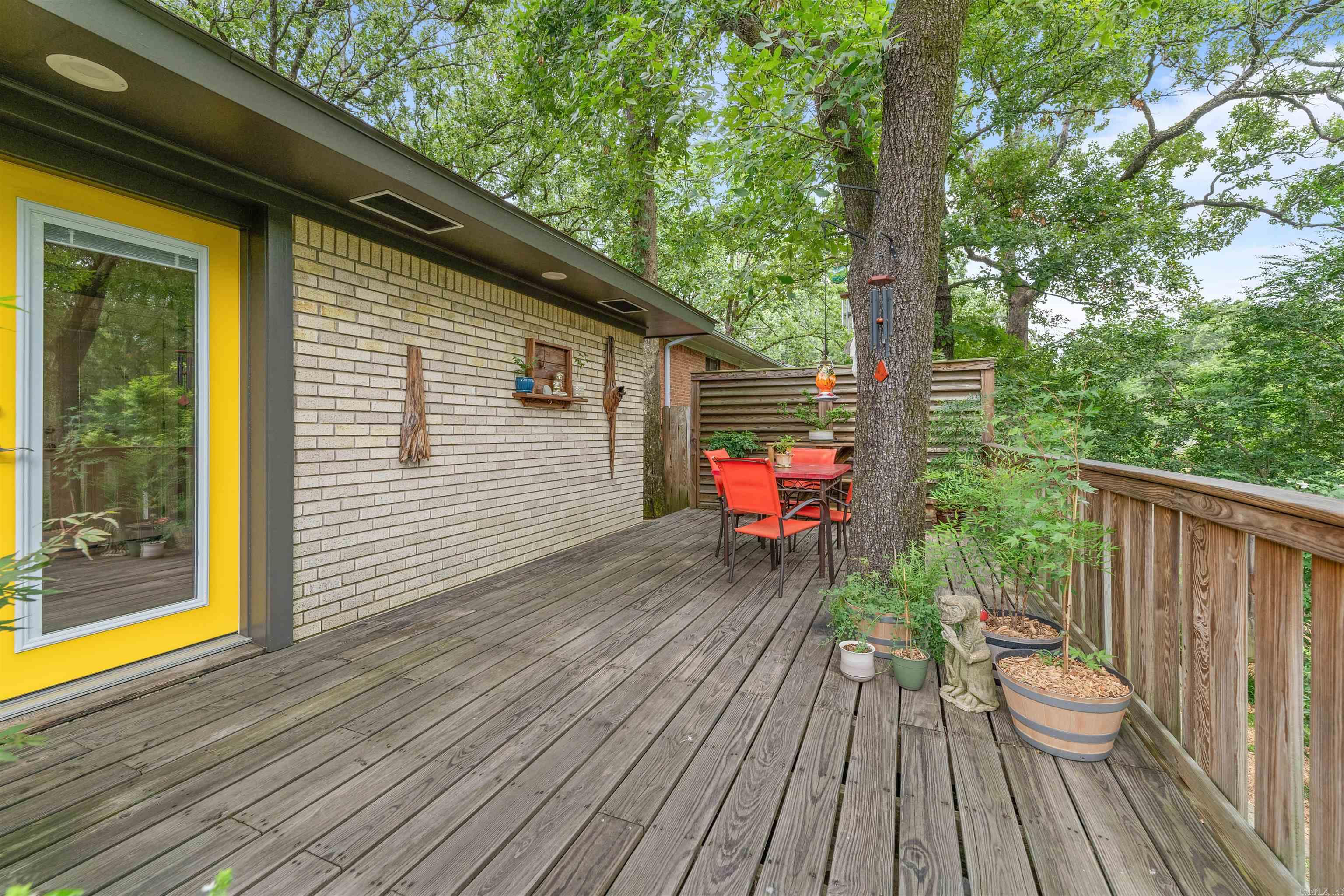 LAKEWOOD NE - Residential