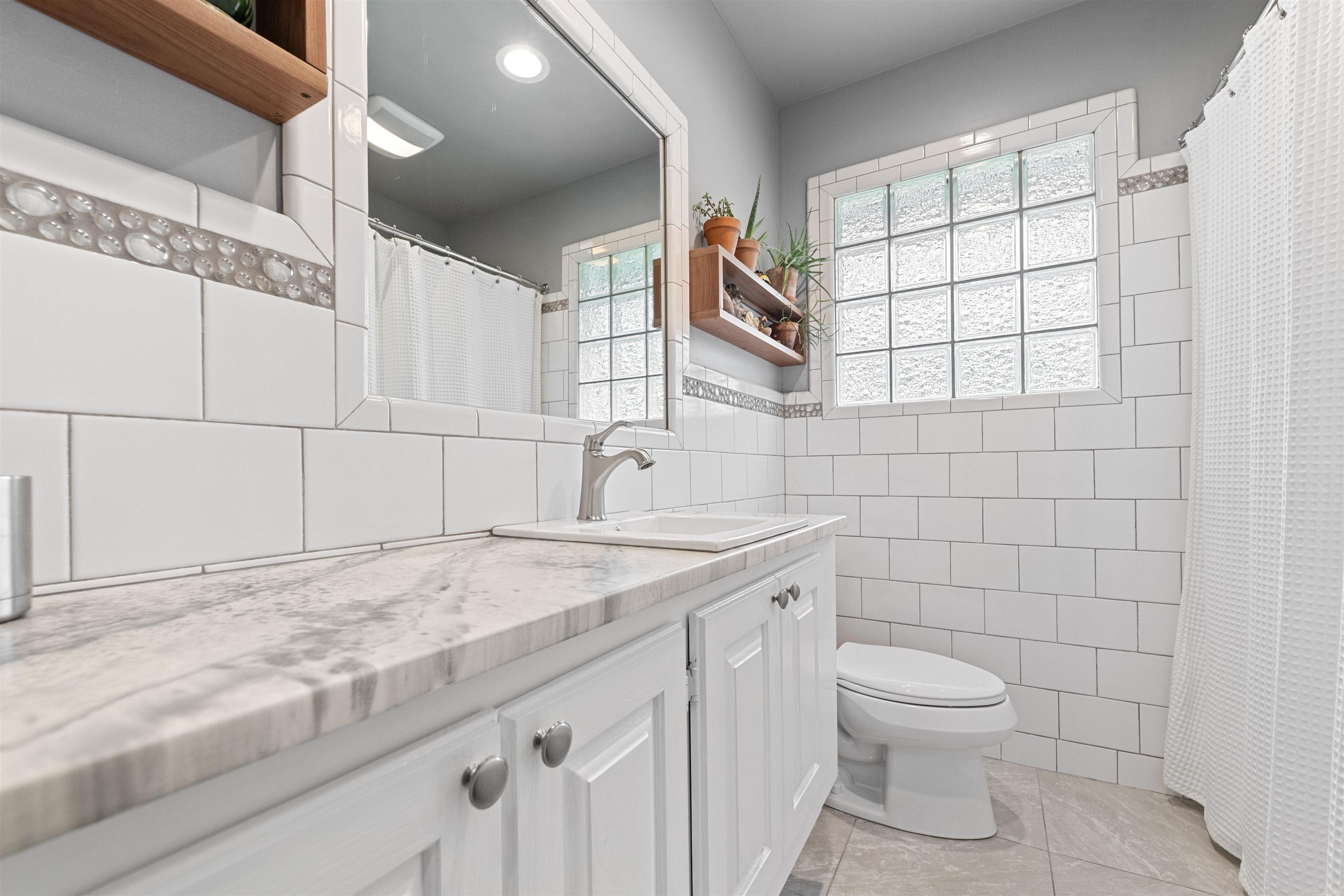 LAKEWOOD NE - Residential