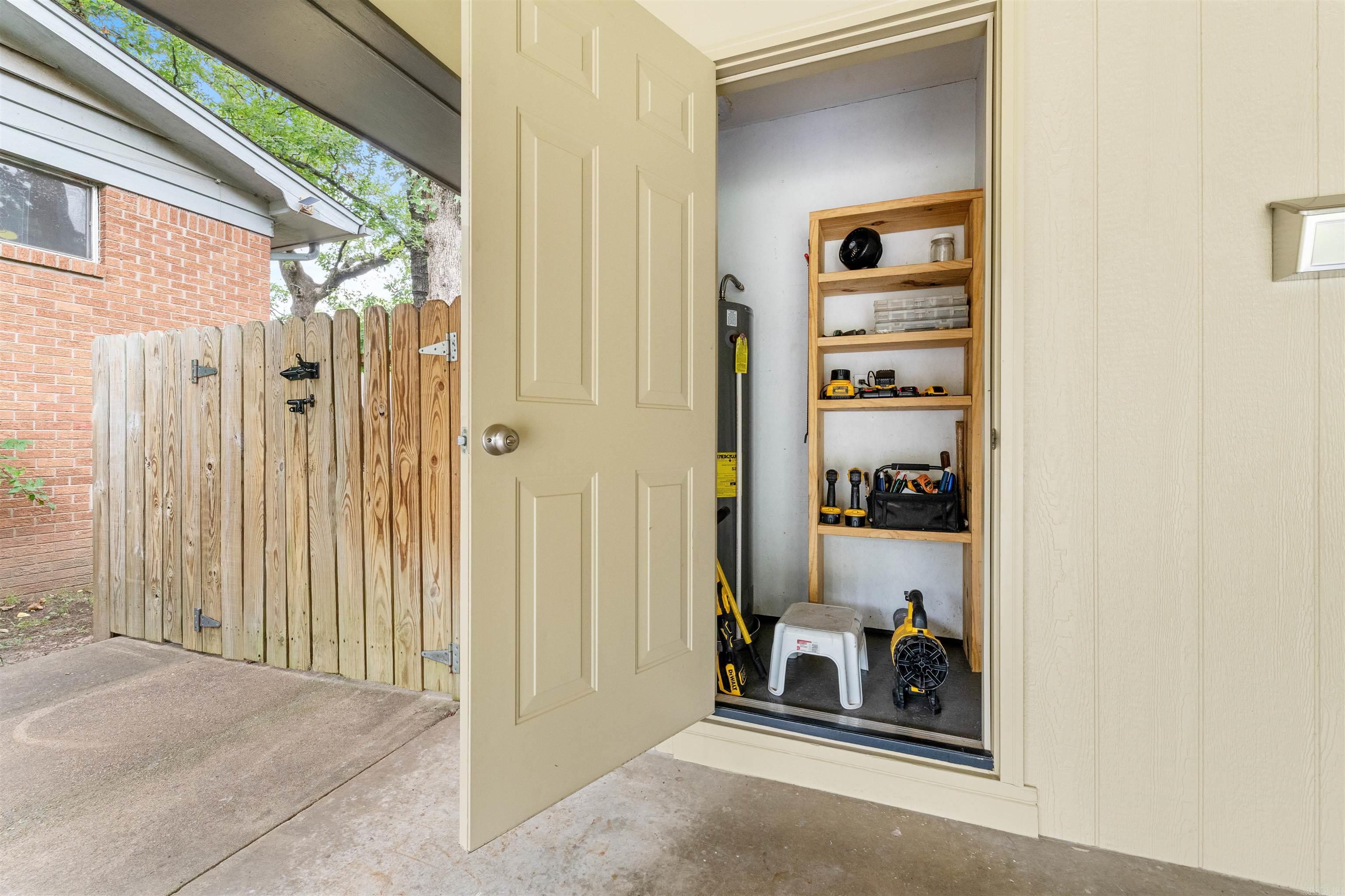 LAKEWOOD NE - Residential