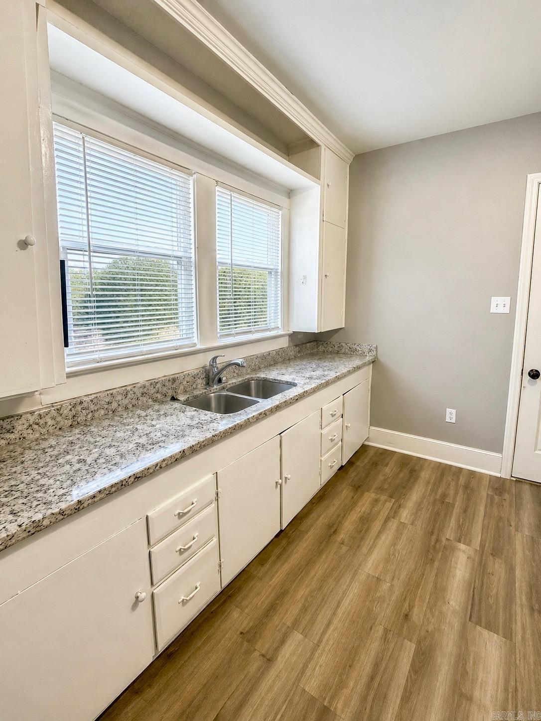 HOLTS INDUSTRIAL - Residential