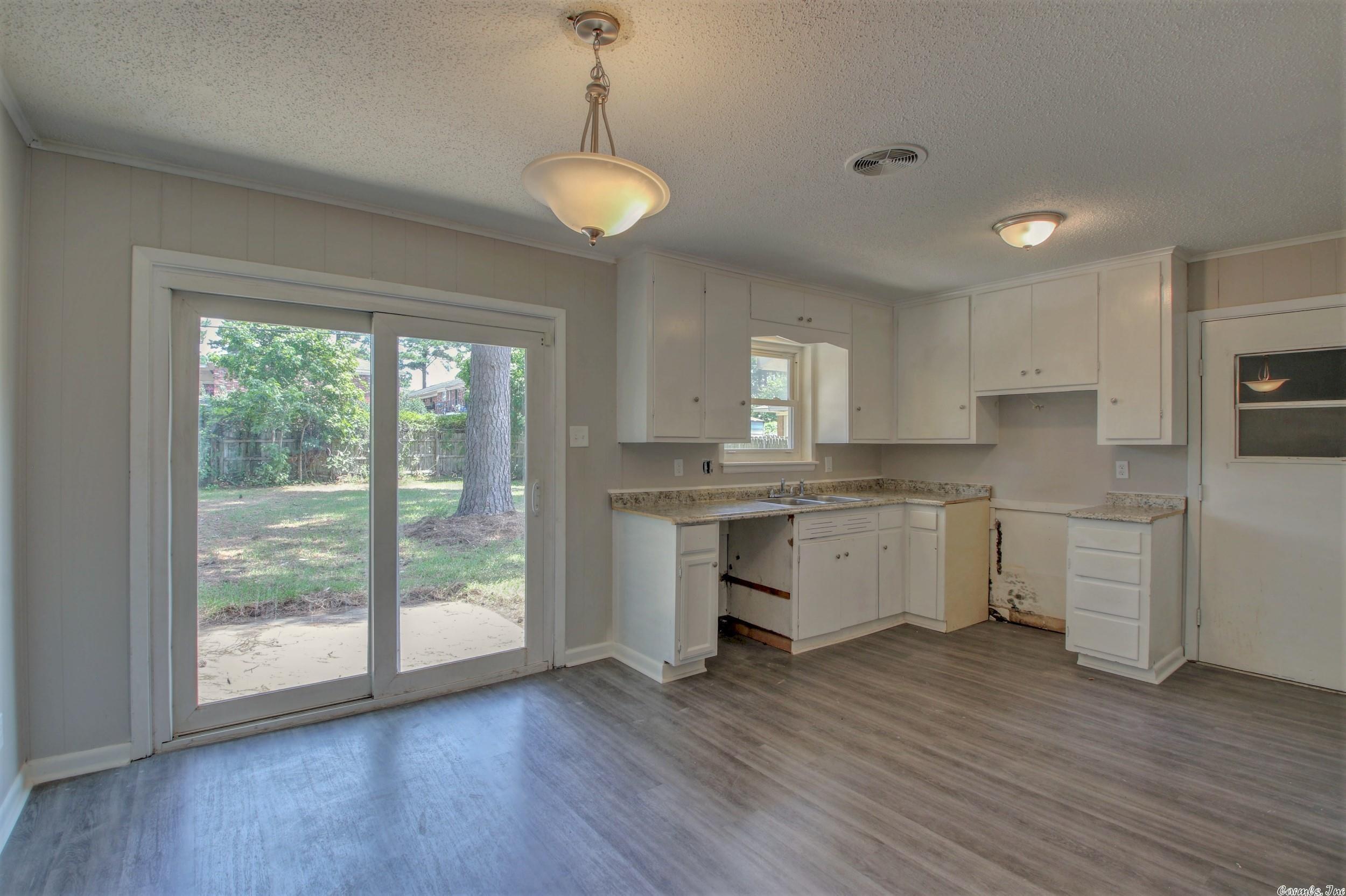 South Gate - Residential Lease